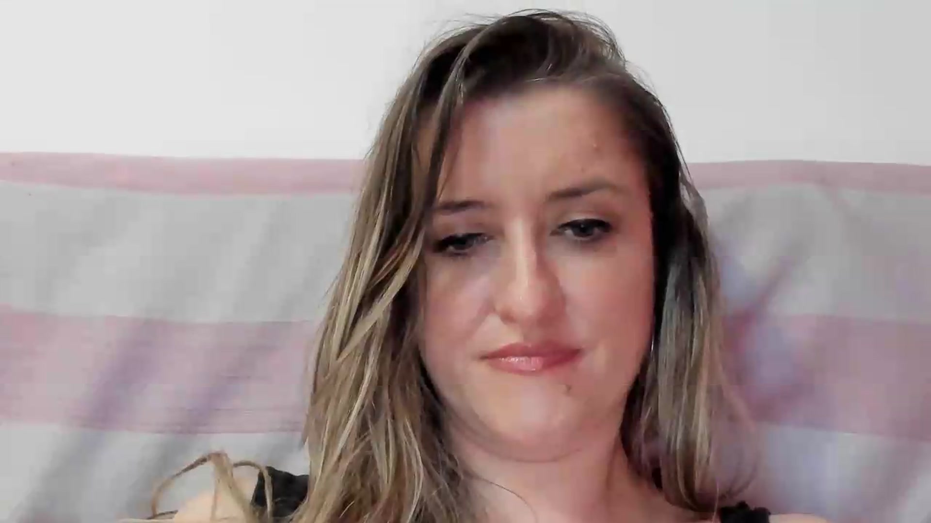 Gallery image thumbnail from BestDream's myfreecams stream on, 05/21/2026, 24:47 image 20 of 20