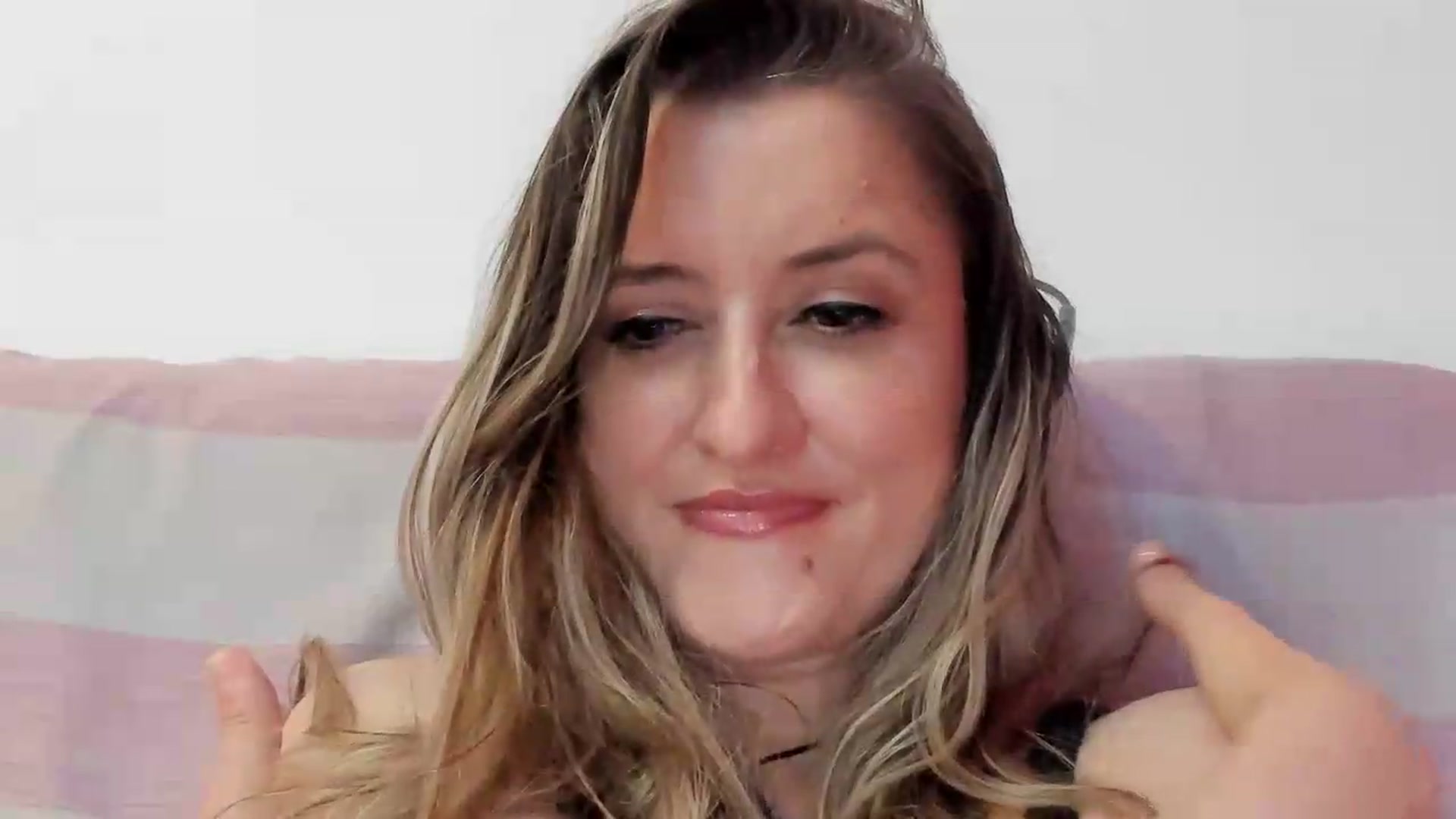 Gallery image thumbnail from BestDream's myfreecams stream on, 05/21/2026, 24:47 image 5 of 20