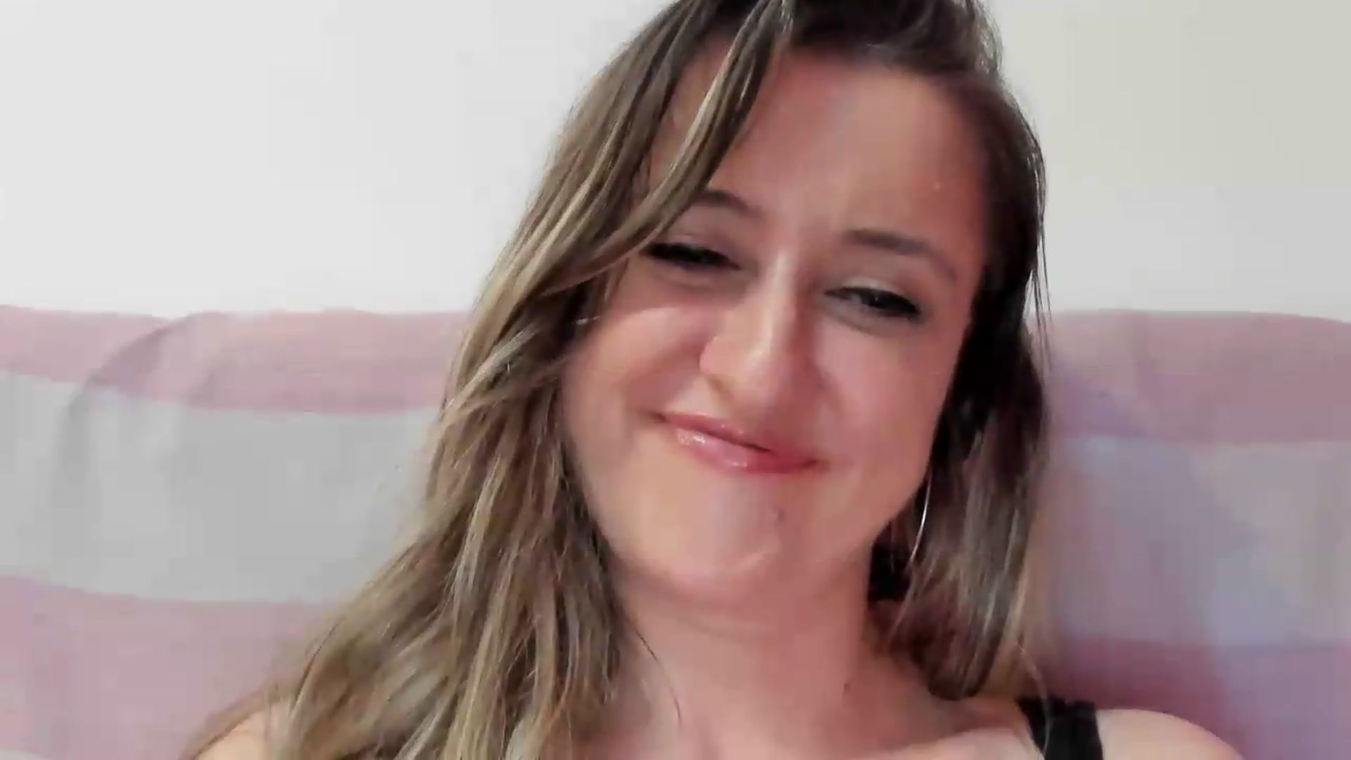 Gallery image thumbnail from BestDream's myfreecams stream on, 05/21/2026, 24:47 image 17 of 20