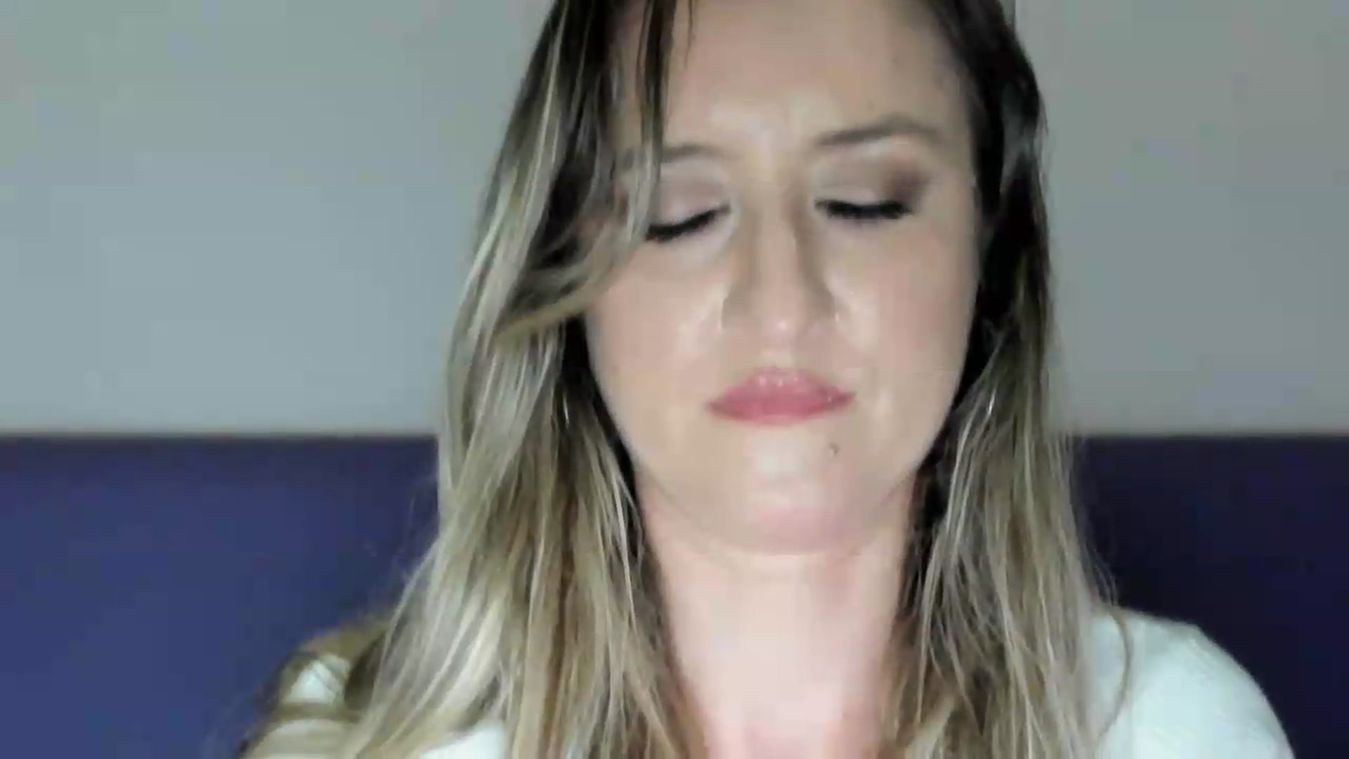 Gallery image thumbnail from BestDream's myfreecams stream on, 05/23/2026, 21:25 image 14 of 20