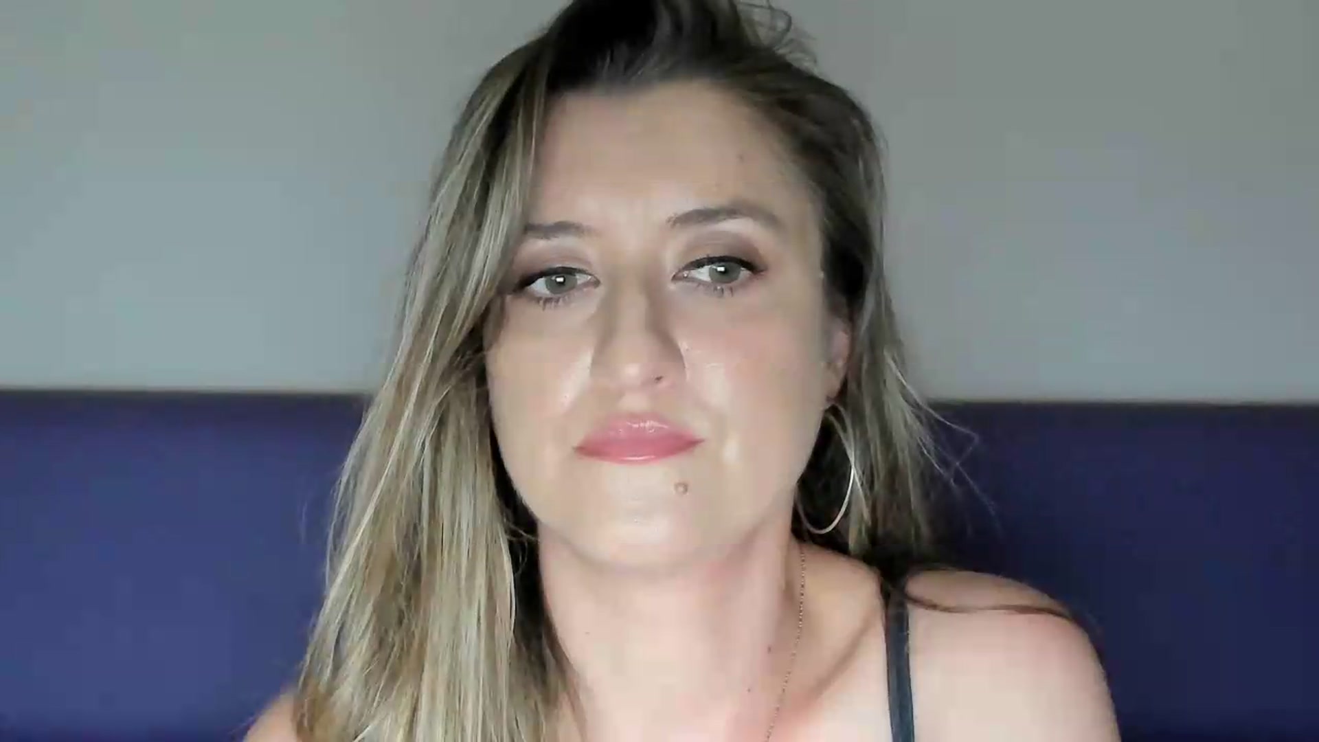 Gallery image thumbnail from BestDream's myfreecams stream on, 05/26/2026, 21:28 image 11 of 20