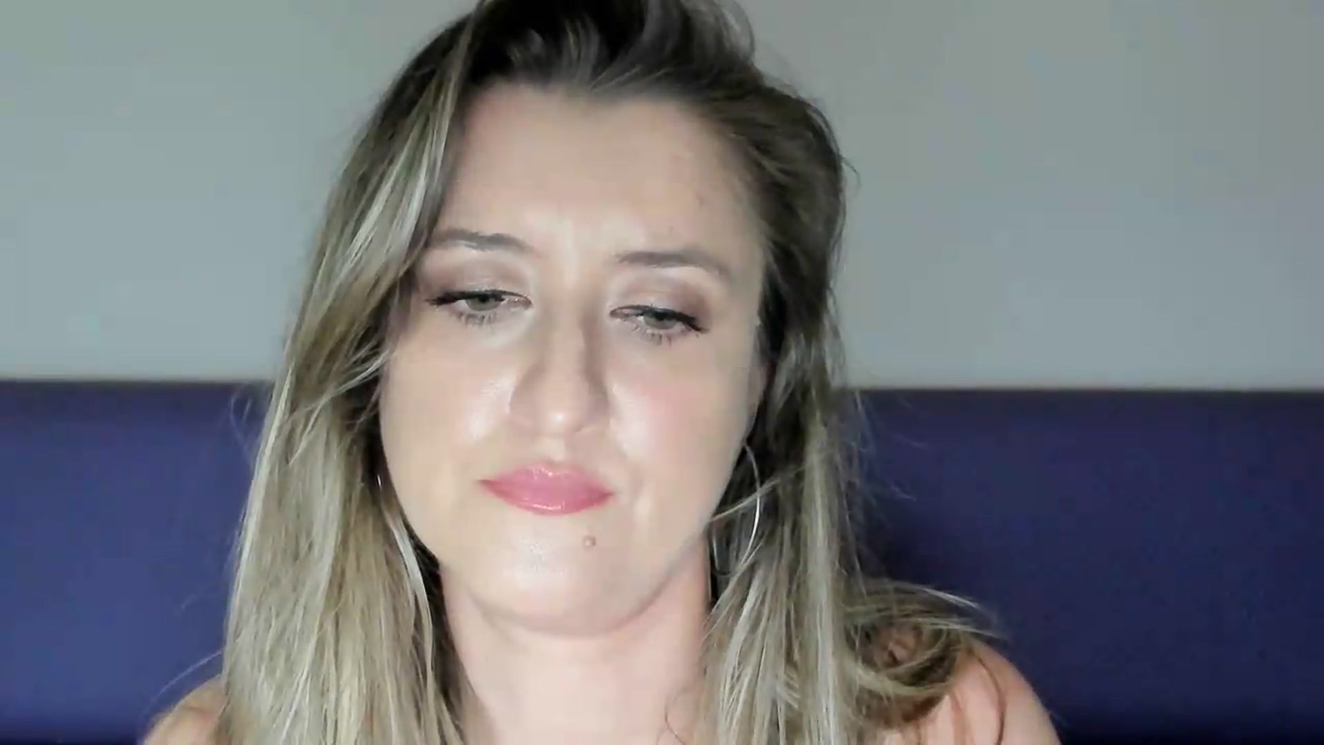 Gallery image thumbnail from BestDream's myfreecams stream on, 05/26/2026, 21:28 image 3 of 20