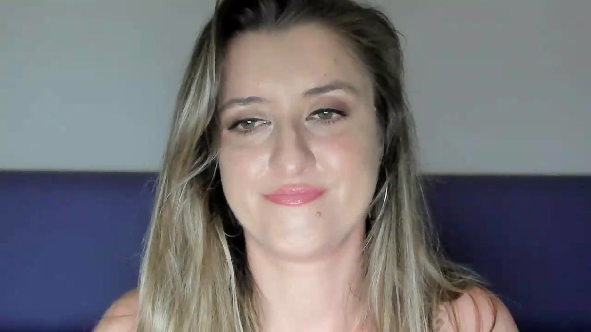 Gallery image thumbnail from BestDream's myfreecams stream on, 05/26/2026, 21:28 image 8 of 20