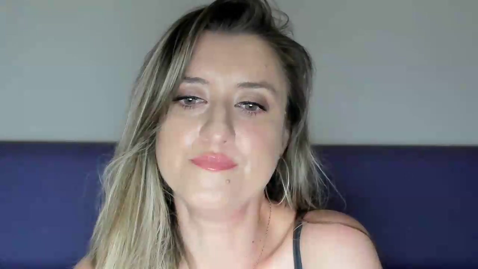 Gallery image thumbnail from BestDream's myfreecams stream on, 05/26/2026, 21:28 image 14 of 20