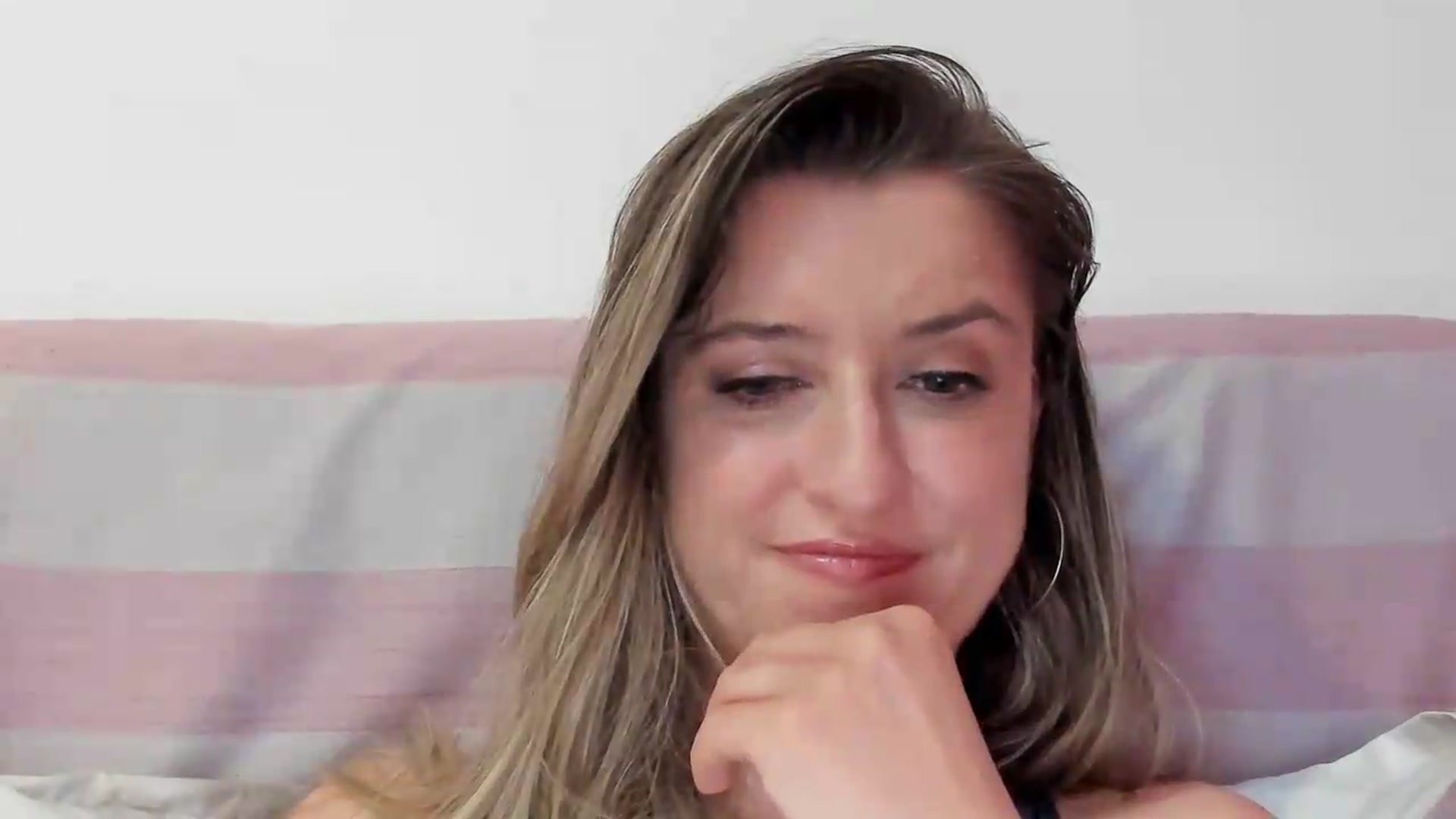 Gallery image thumbnail from BestDream's myfreecams stream on, 05/29/2026, 01:00 image 6 of 20