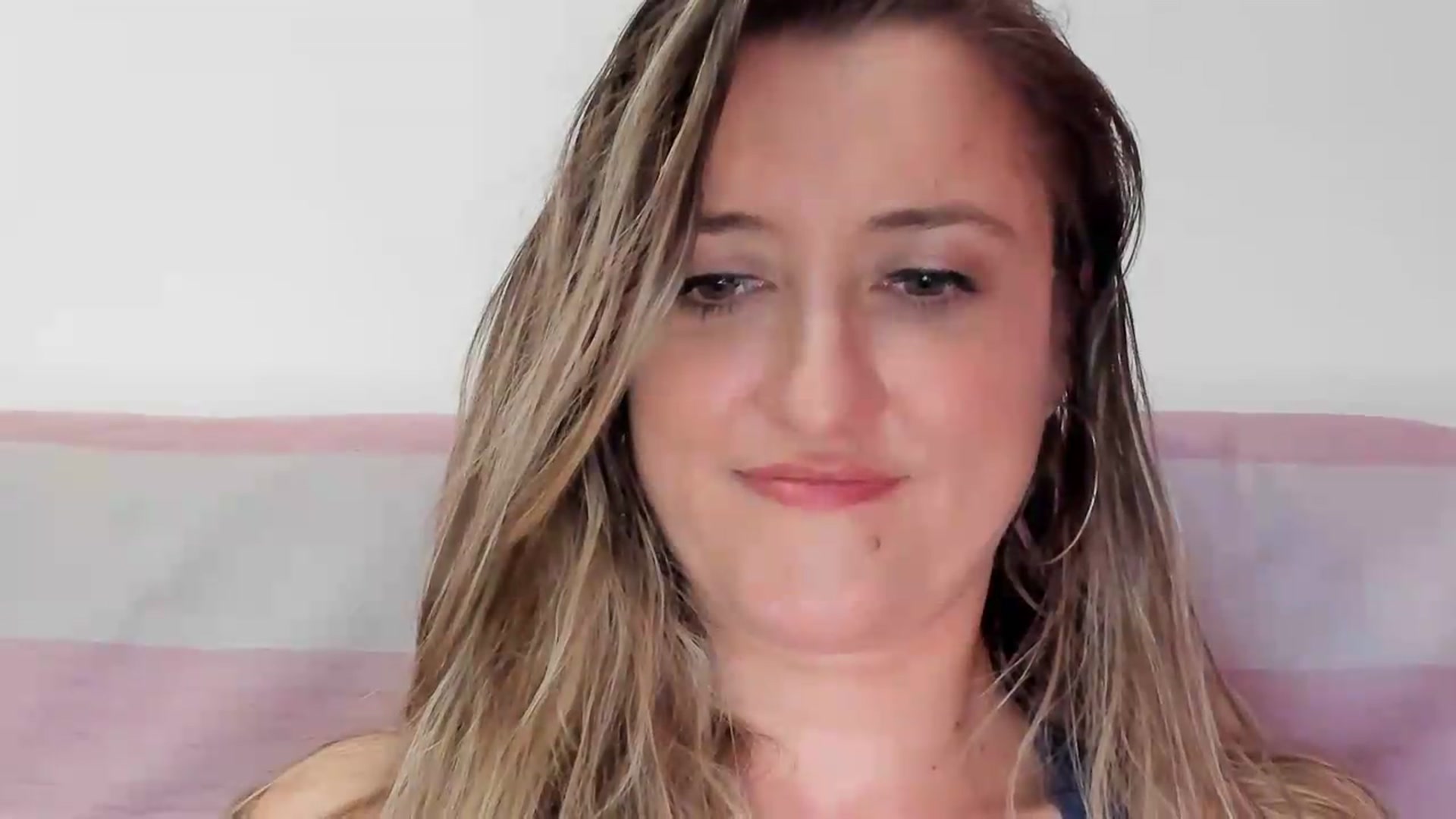 Gallery image thumbnail from BestDream's myfreecams stream on, 05/29/2026, 10:41 image 15 of 20
