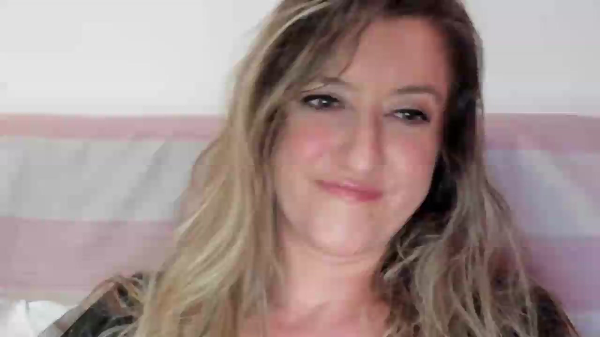 Gallery image thumbnail from BestDream's myfreecams stream on, 05/29/2026, 22:54 image 1 of 20