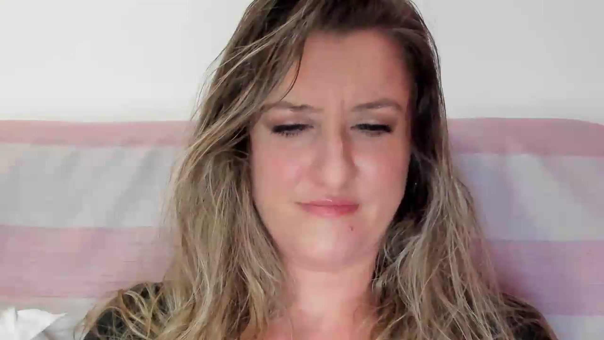 Gallery image thumbnail from BestDream's myfreecams stream on, 05/29/2026, 22:54 image 15 of 20