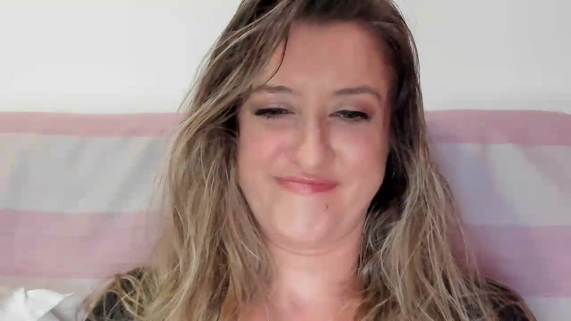 Gallery image thumbnail from BestDream's myfreecams stream on, 05/29/2026, 22:54 image 18 of 20