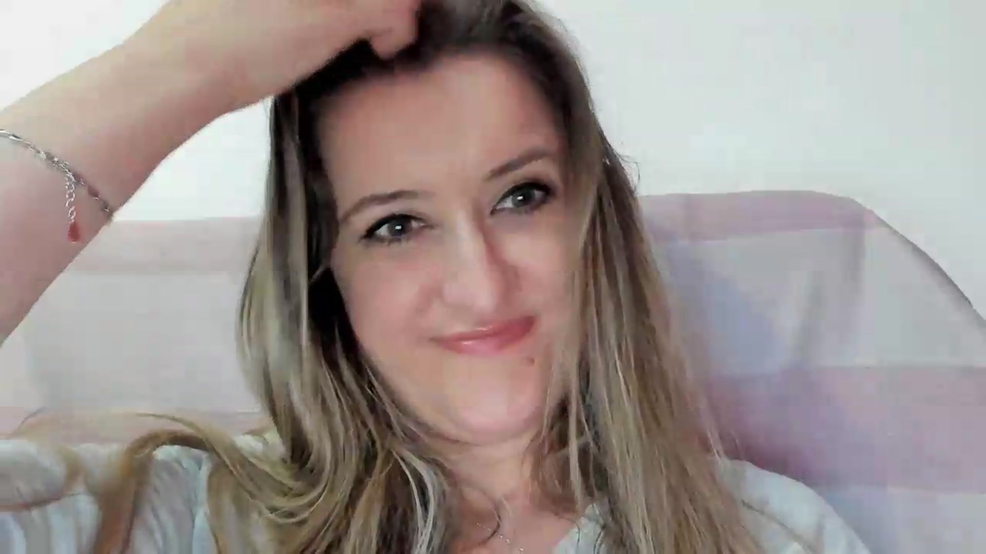 Gallery image thumbnail from BestDream's myfreecams stream on, 06/01/2026, 02:10 image 13 of 20