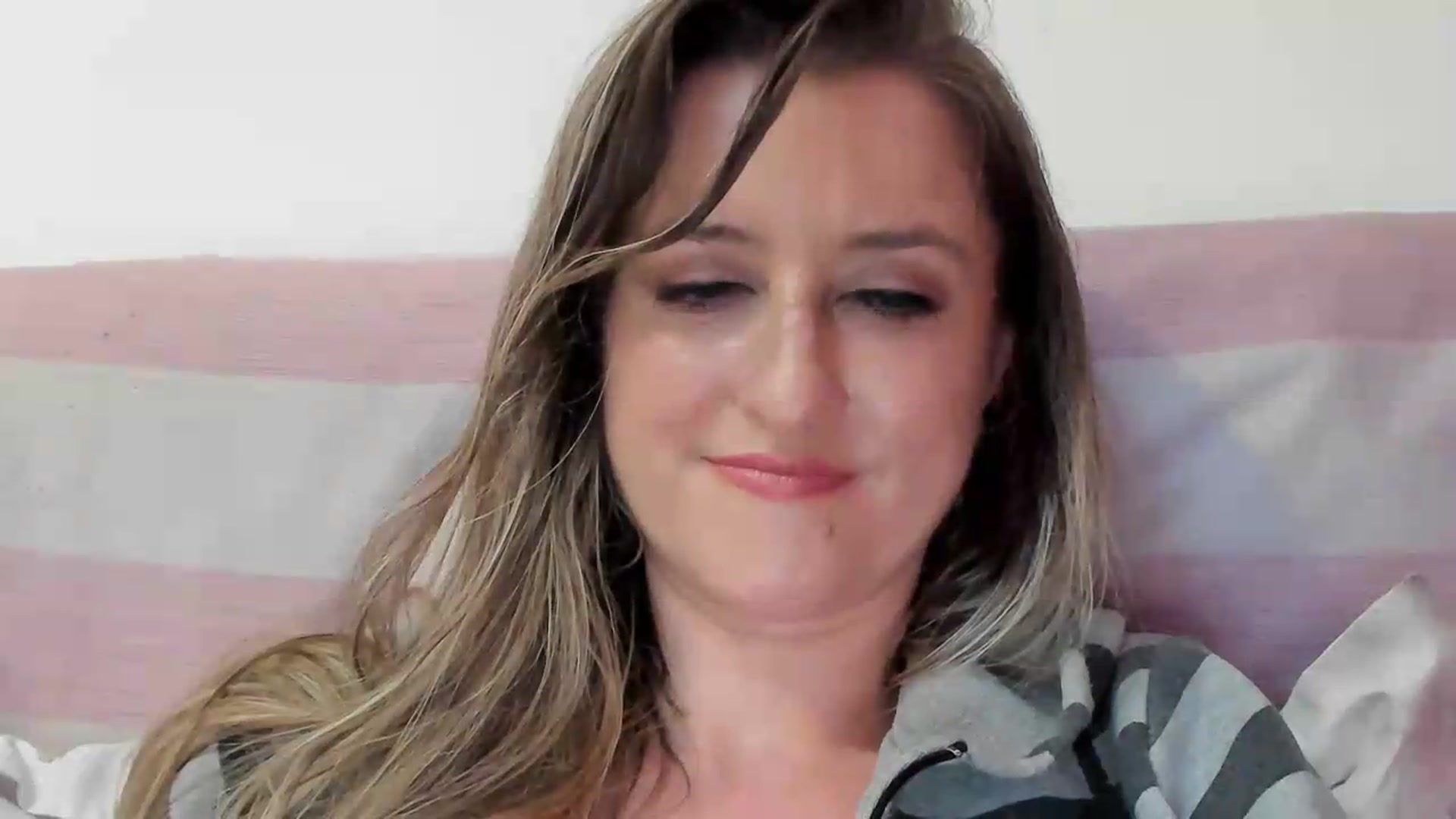 Gallery image thumbnail from BestDream's myfreecams stream on, 06/02/2026, 20:32 image 20 of 20