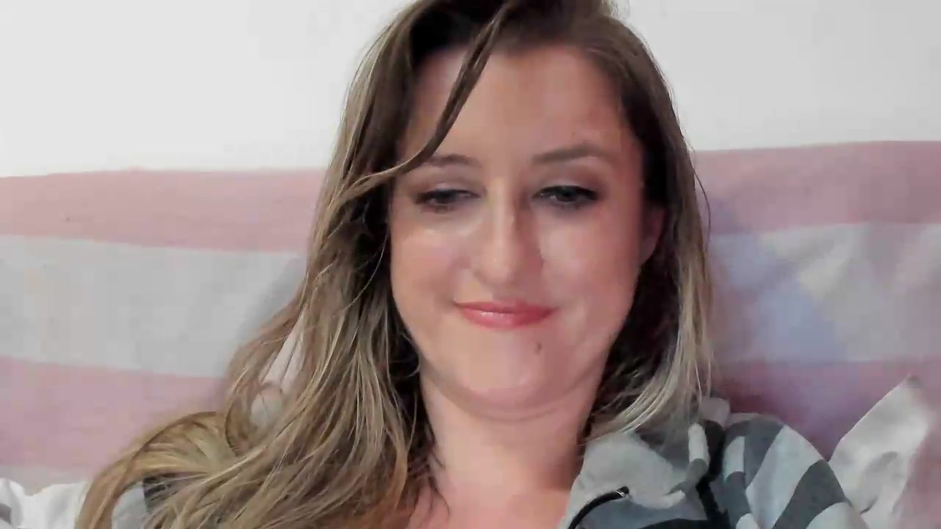 Gallery image thumbnail from BestDream's myfreecams stream on, 06/02/2026, 20:32 image 19 of 20