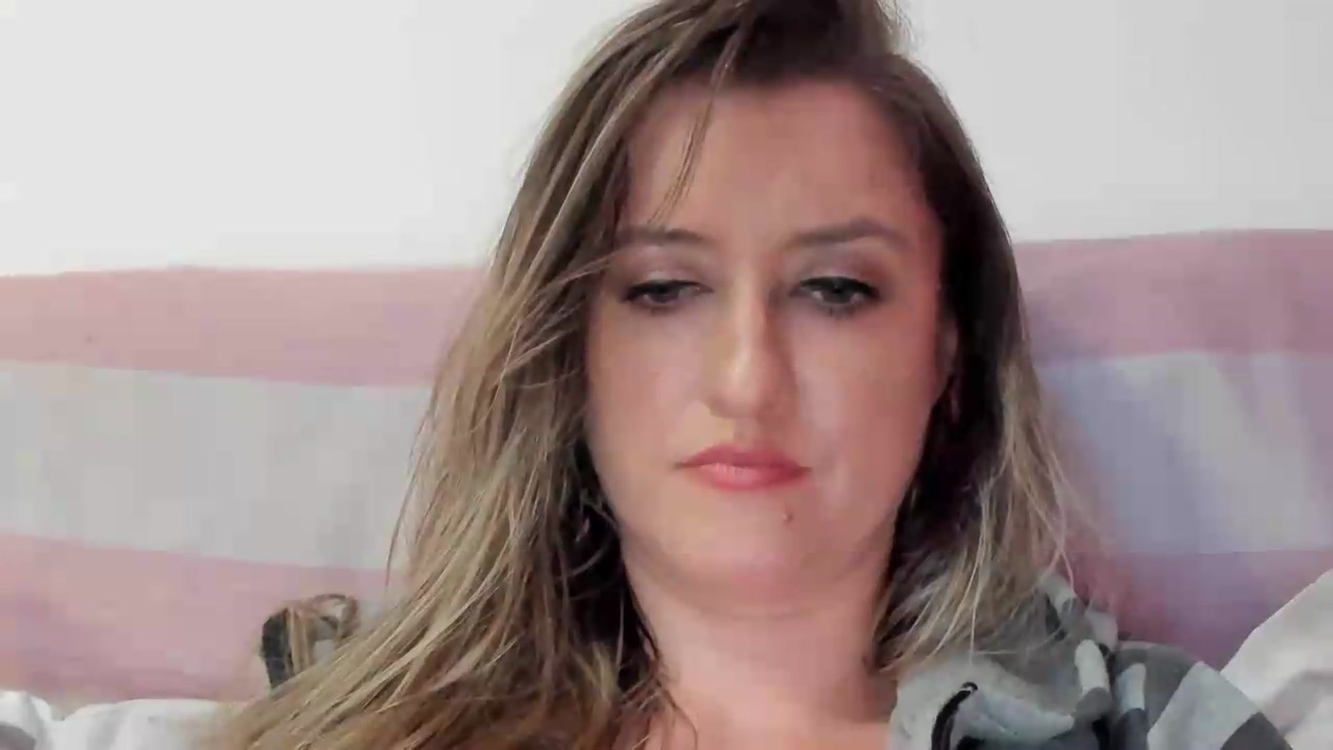 Gallery image thumbnail from BestDream's myfreecams stream on, 06/02/2026, 20:54 image 10 of 20