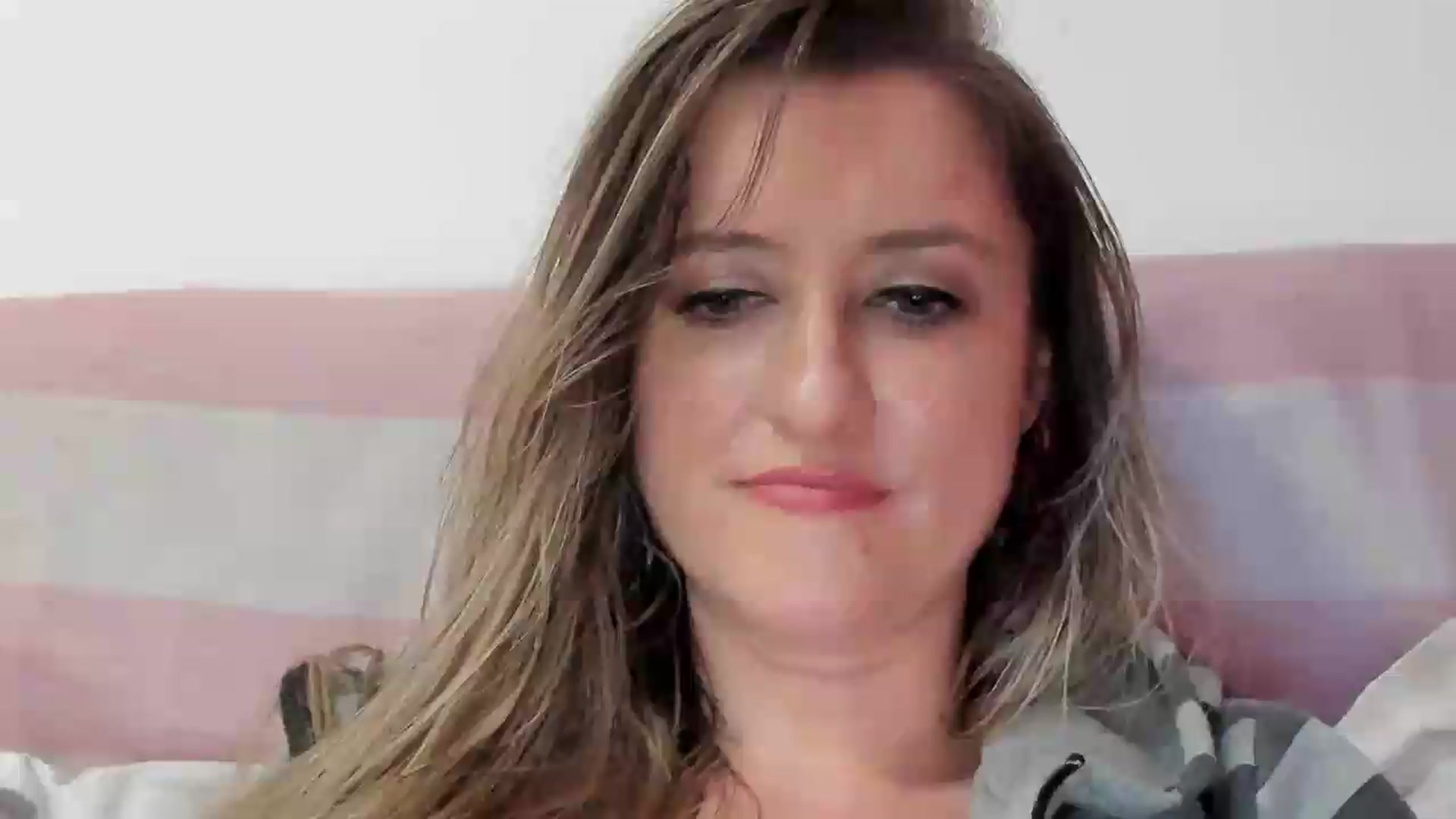 Gallery image thumbnail from BestDream's myfreecams stream on, 06/02/2026, 20:54 image 12 of 20