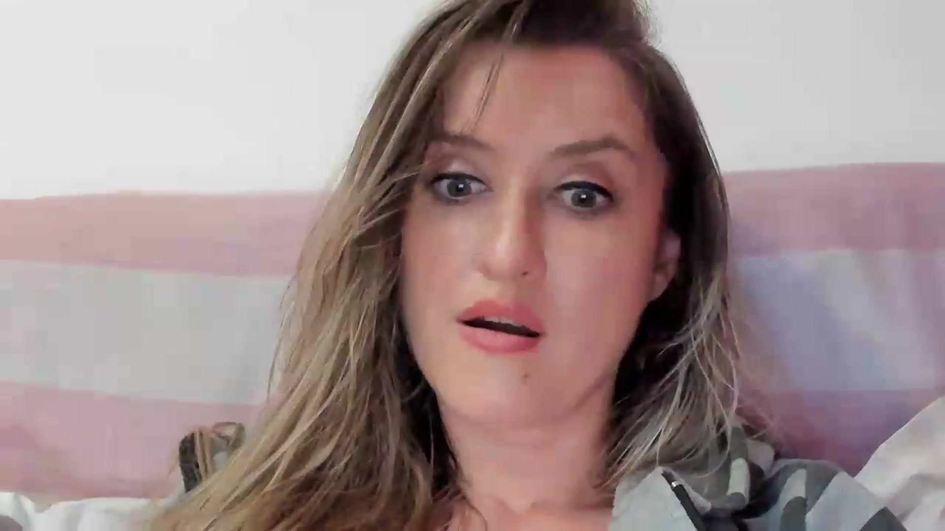 Gallery image thumbnail from BestDream's myfreecams stream on, 06/02/2026, 20:54 image 17 of 20