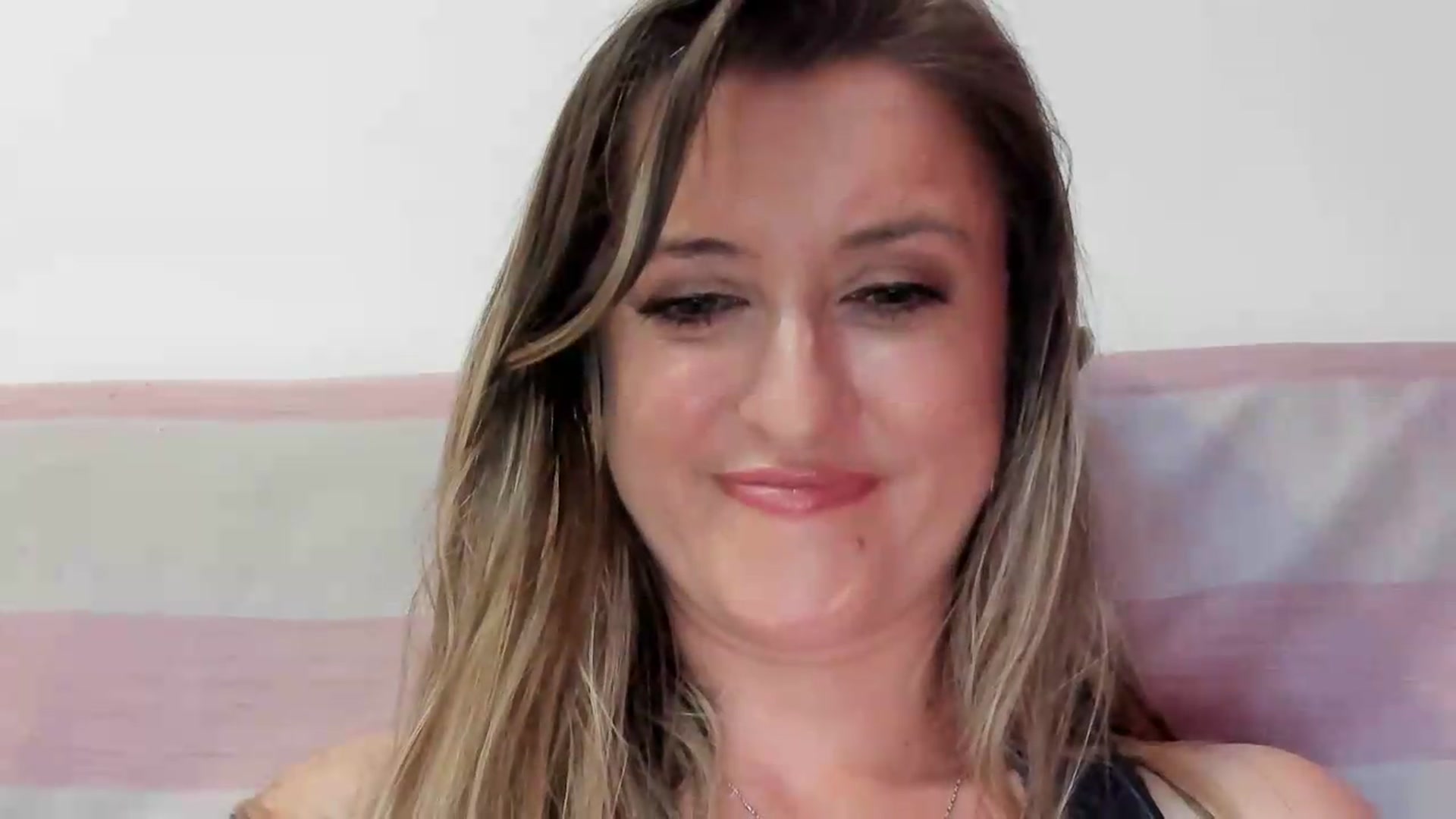 Gallery image thumbnail from BestDream's myfreecams stream on, 06/04/2026, 22:16 image 3 of 20