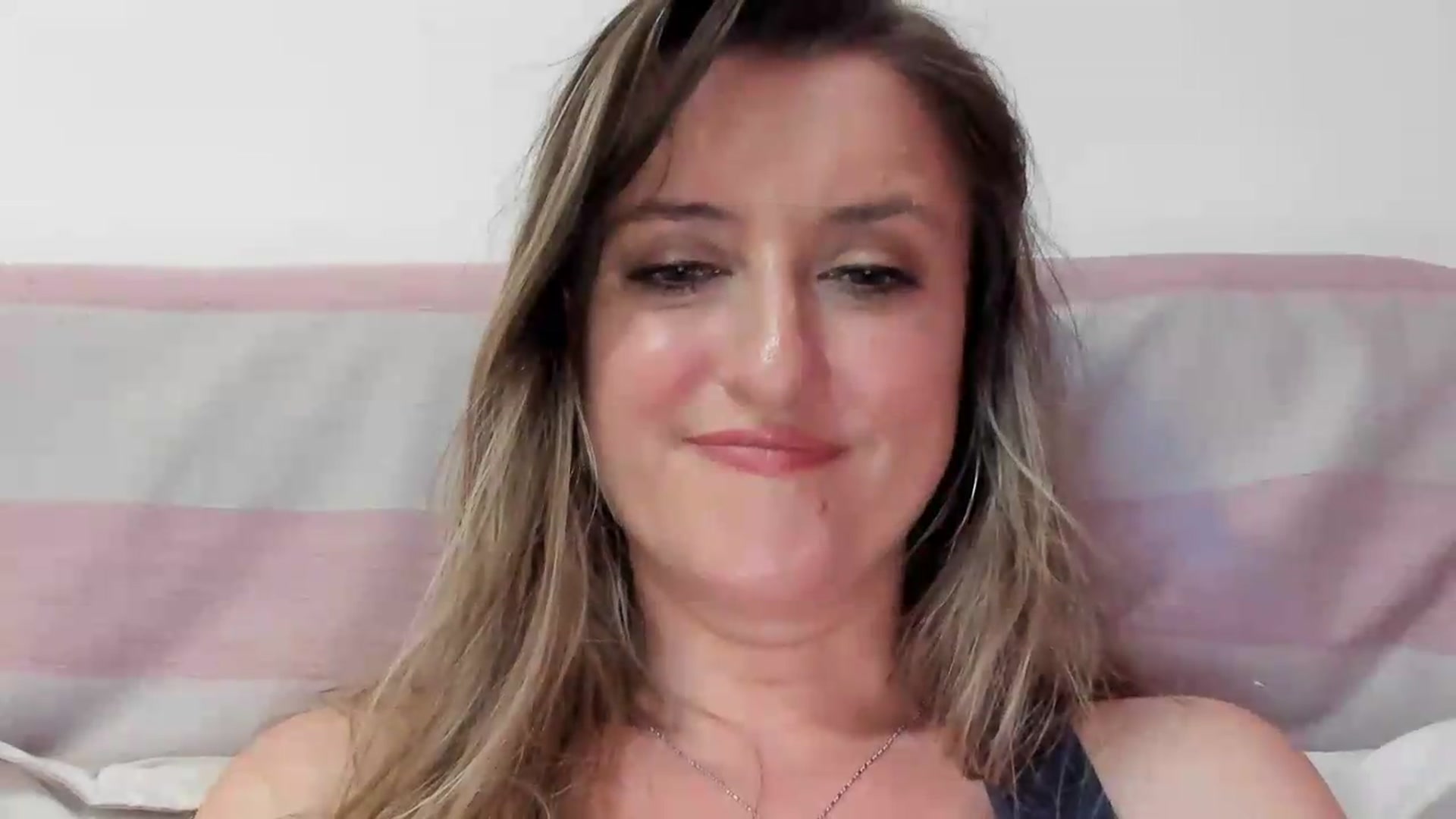 Gallery image thumbnail from BestDream's myfreecams stream on, 06/05/2026, 24:13 image 18 of 20