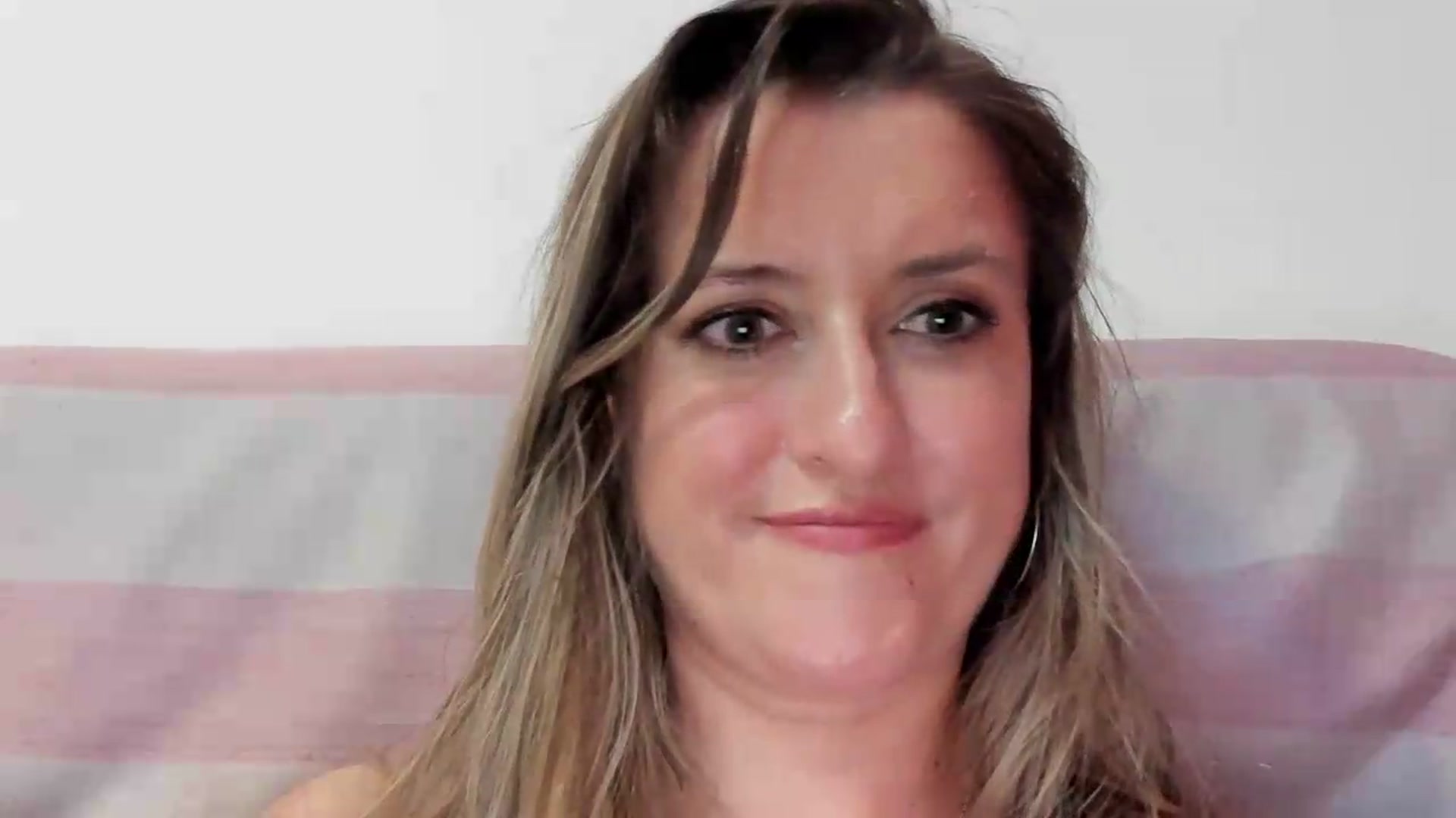 Gallery image thumbnail from BestDream's myfreecams stream on, 06/05/2026, 24:13 image 15 of 20