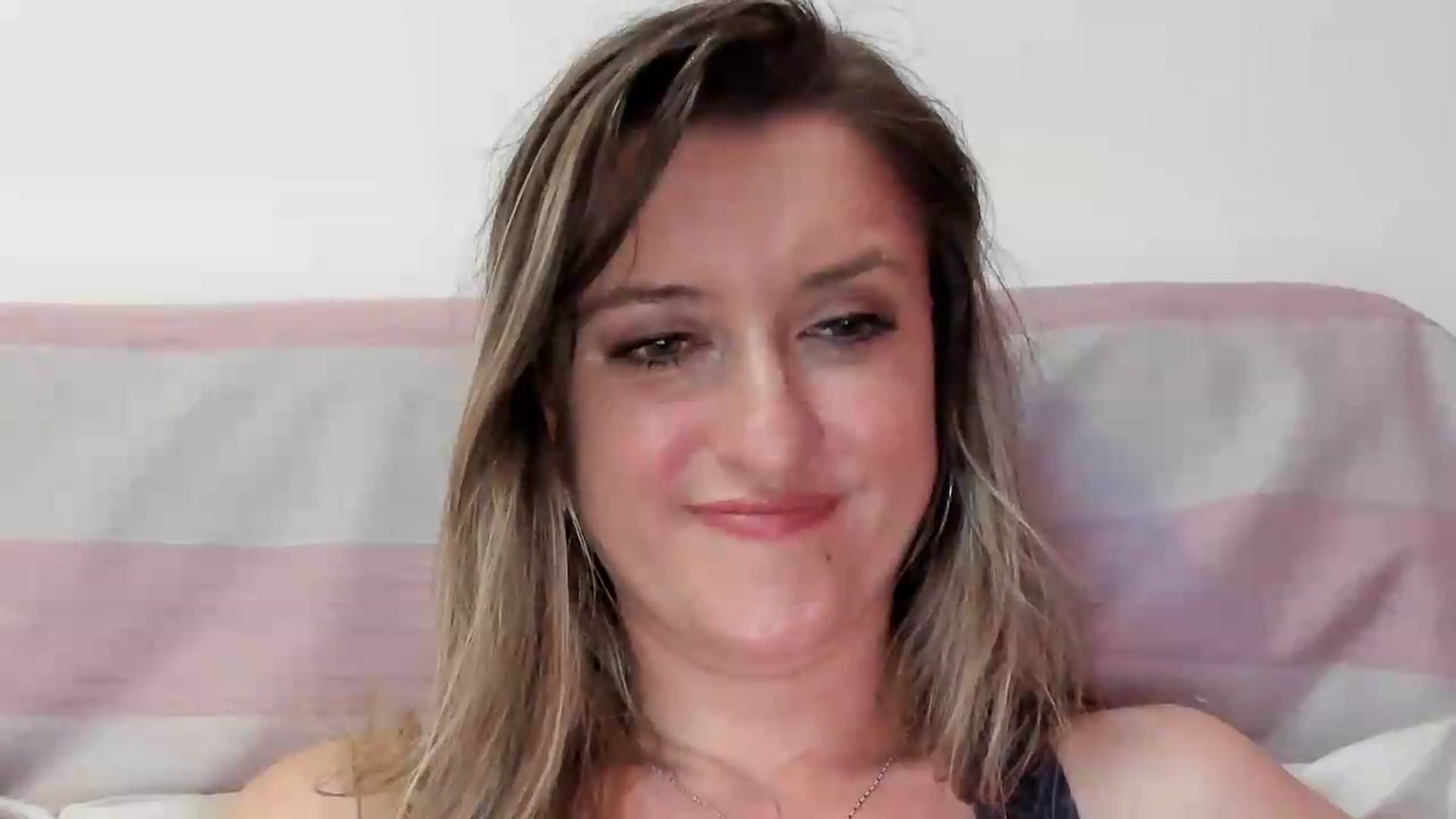 Gallery image thumbnail from BestDream's myfreecams stream on, 06/05/2026, 24:13 image 20 of 20