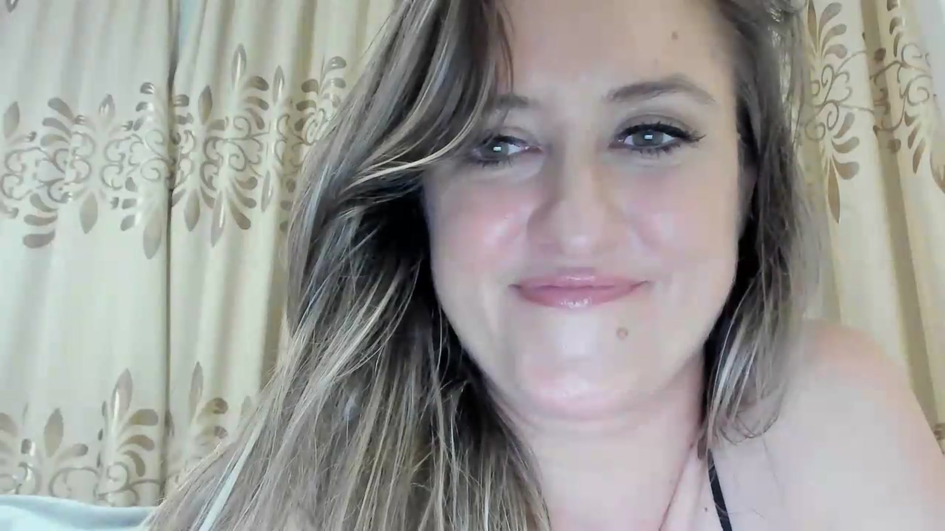 Gallery image thumbnail from BestDream's myfreecams stream on, 06/08/2026, 01:04 image 6 of 20