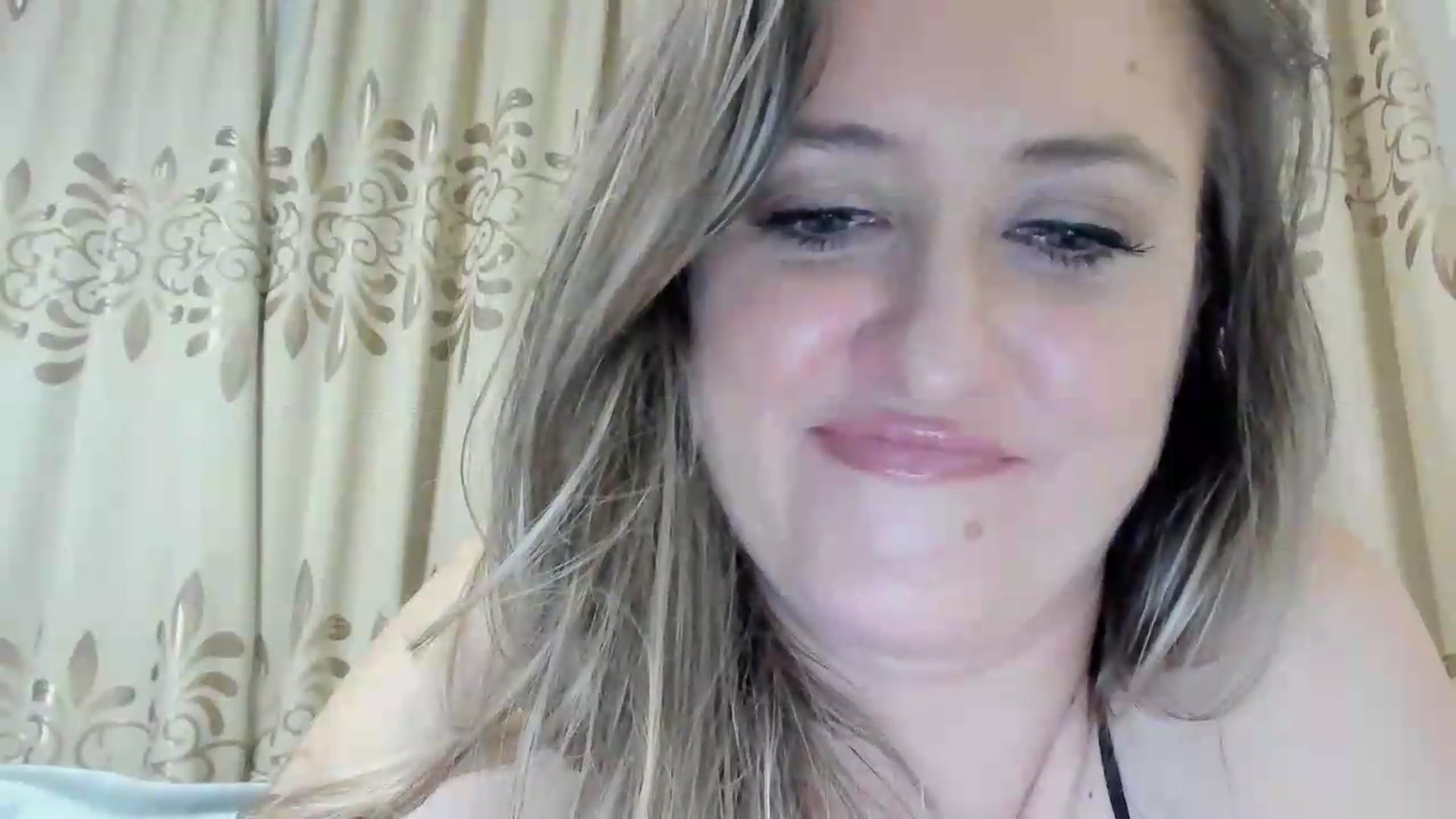 Gallery image thumbnail from BestDream's myfreecams stream on, 06/08/2026, 01:04 image 14 of 20