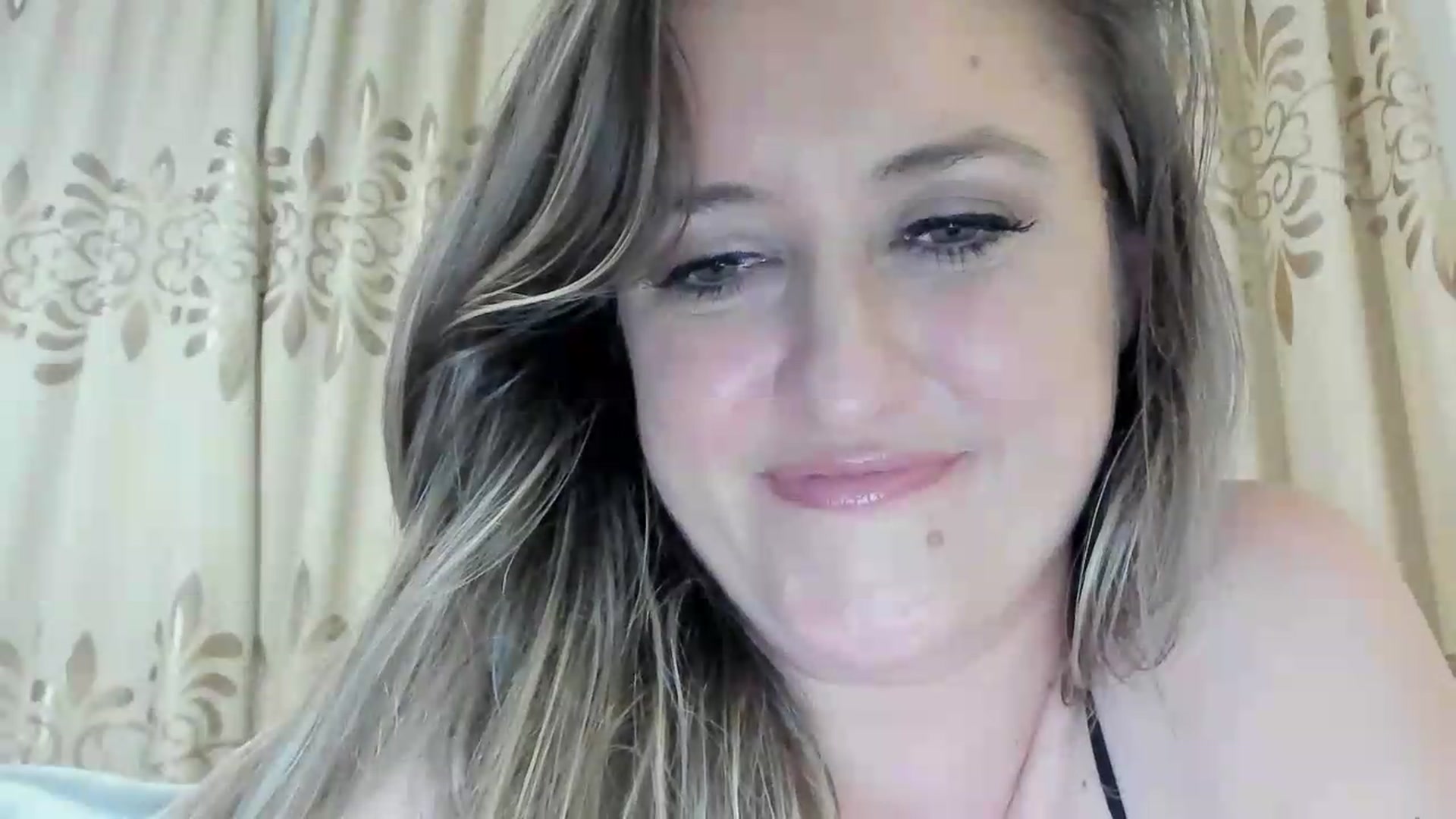 Gallery image thumbnail from BestDream's myfreecams stream on, 06/08/2026, 01:04 image 5 of 20