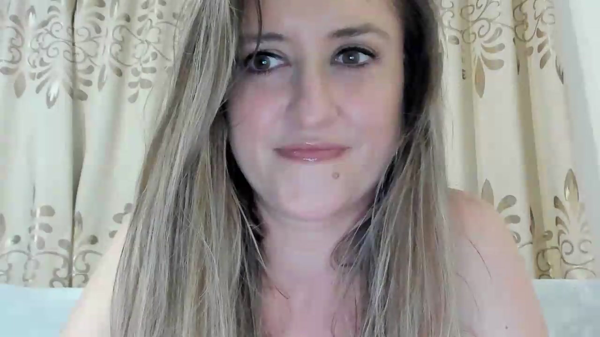Gallery image thumbnail from BestDream's myfreecams stream on, 06/09/2026, 22:25 image 5 of 20