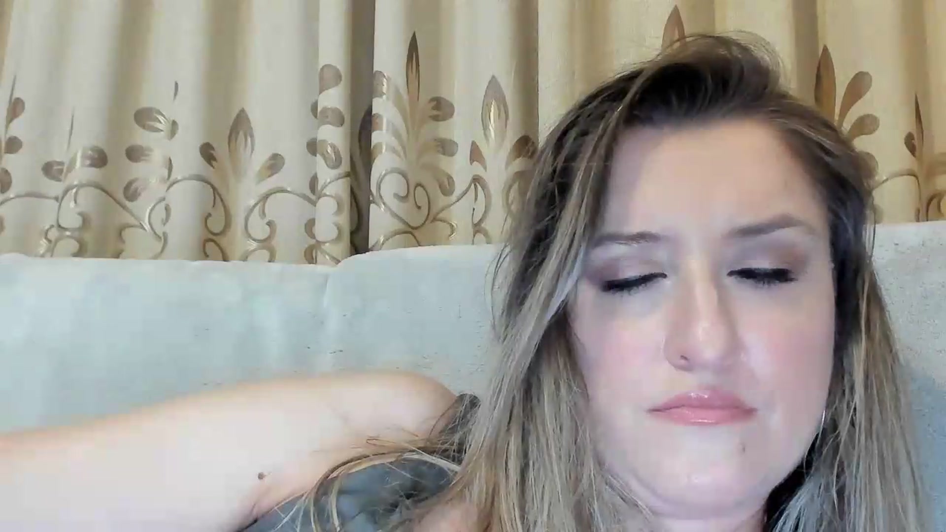 Gallery image thumbnail from BestDream's myfreecams stream on, 06/16/2026, 24:32 image 19 of 20