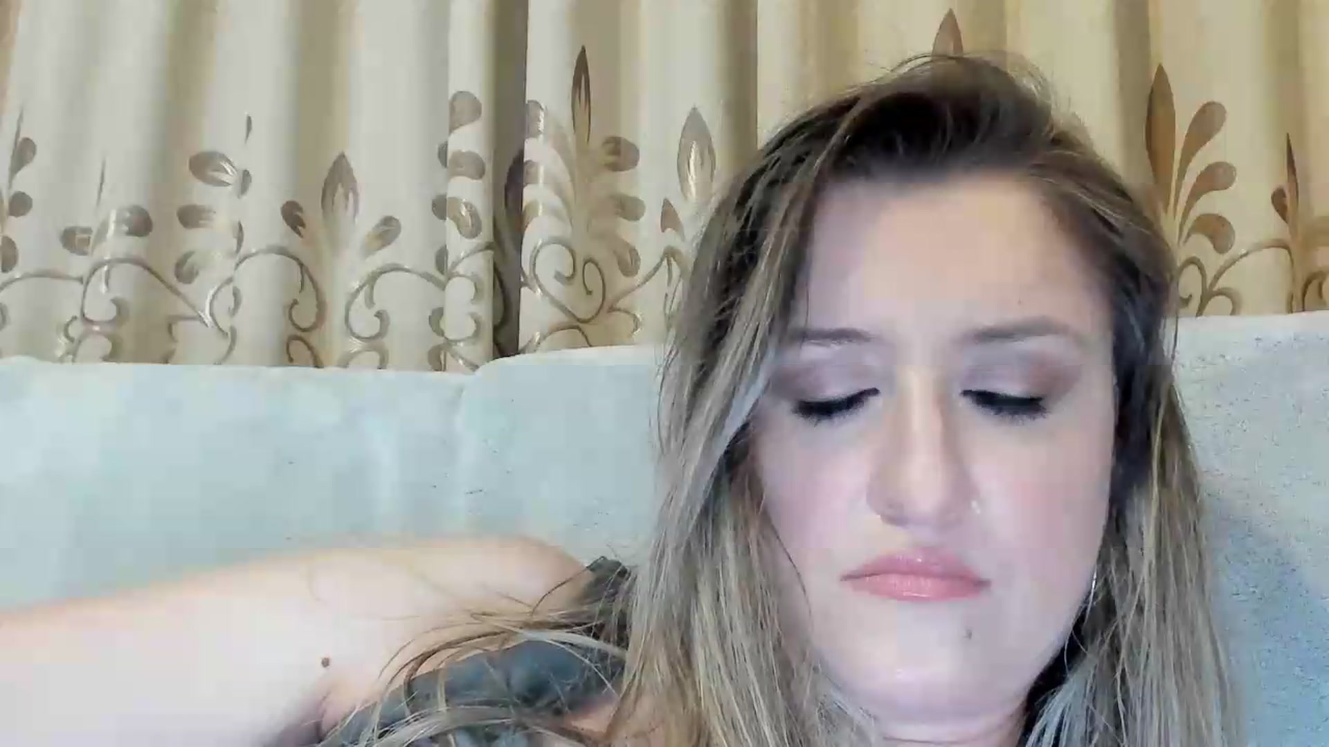 Gallery image thumbnail from BestDream's myfreecams stream on, 06/16/2026, 24:32 image 17 of 20