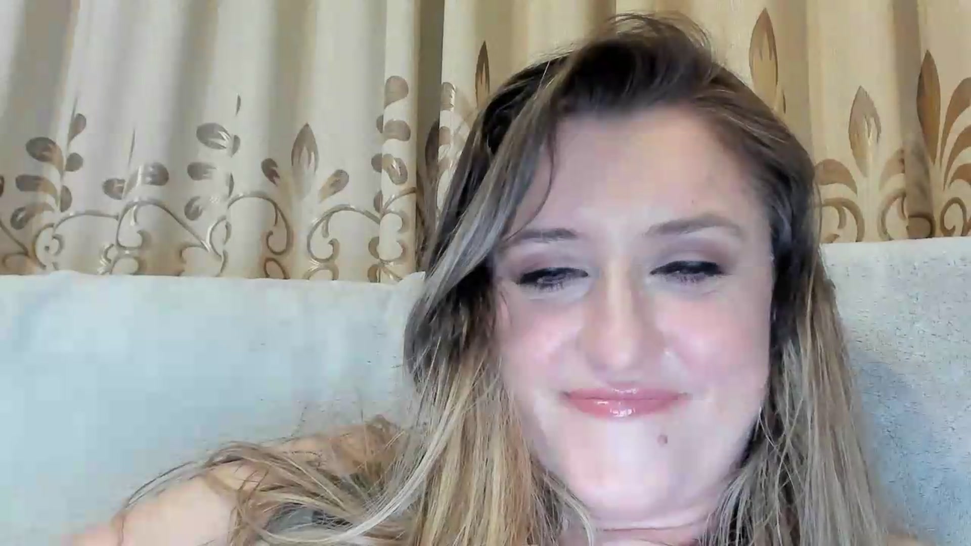Gallery image thumbnail from BestDream's myfreecams stream on, 06/16/2026, 24:32 image 3 of 20