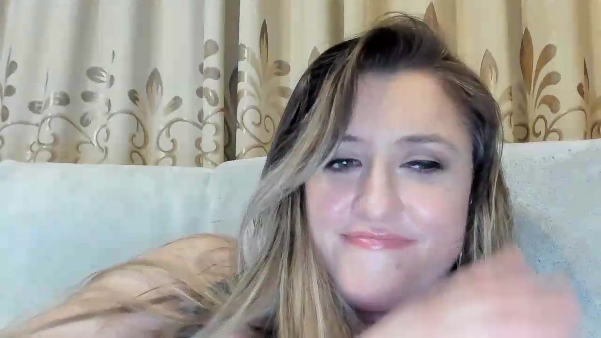 Gallery image thumbnail from BestDream's myfreecams stream on, 06/16/2026, 24:32 image 13 of 20