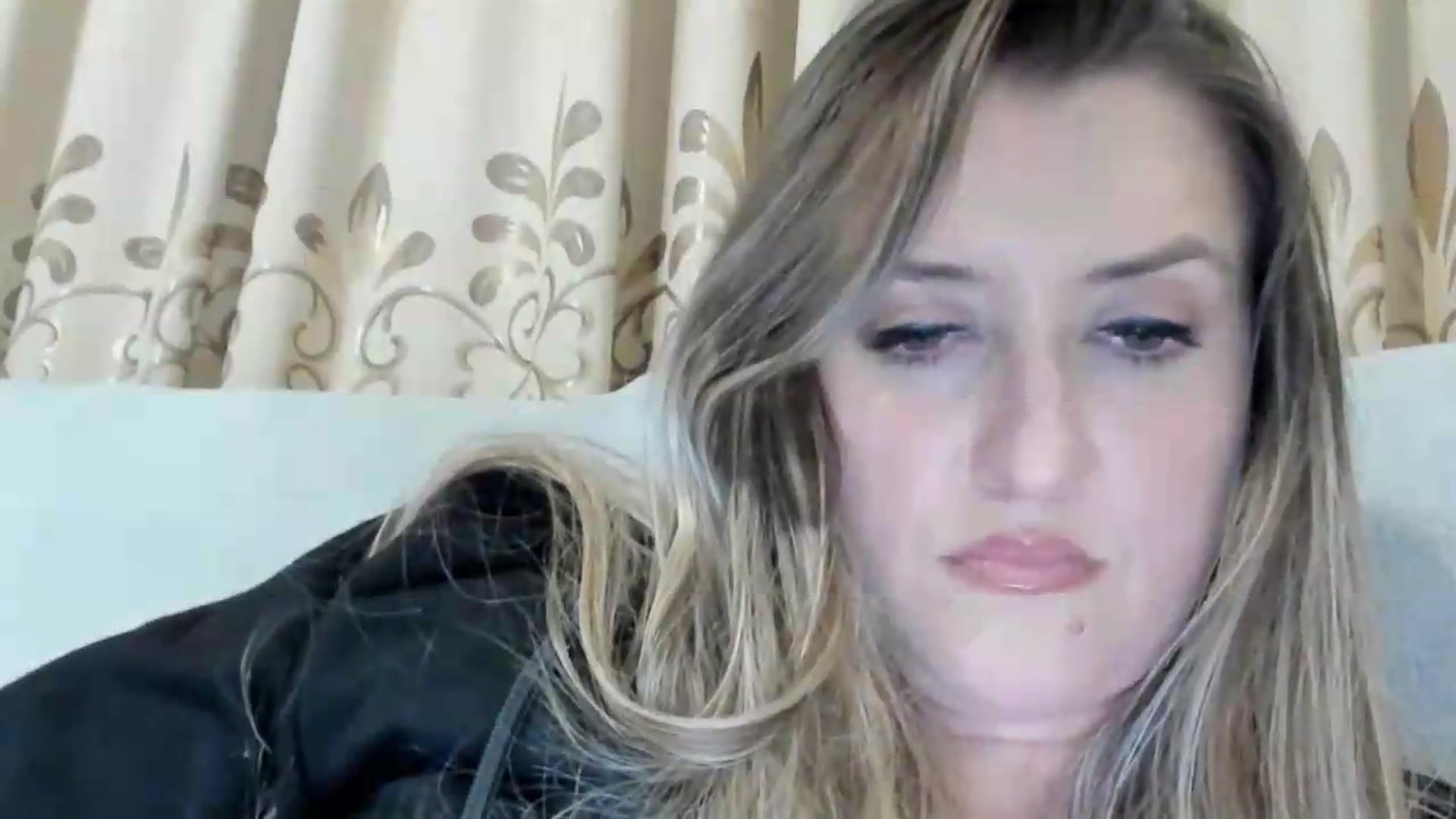 Gallery image thumbnail from BestDream's myfreecams stream on, 06/18/2026, 22:52 image 17 of 20