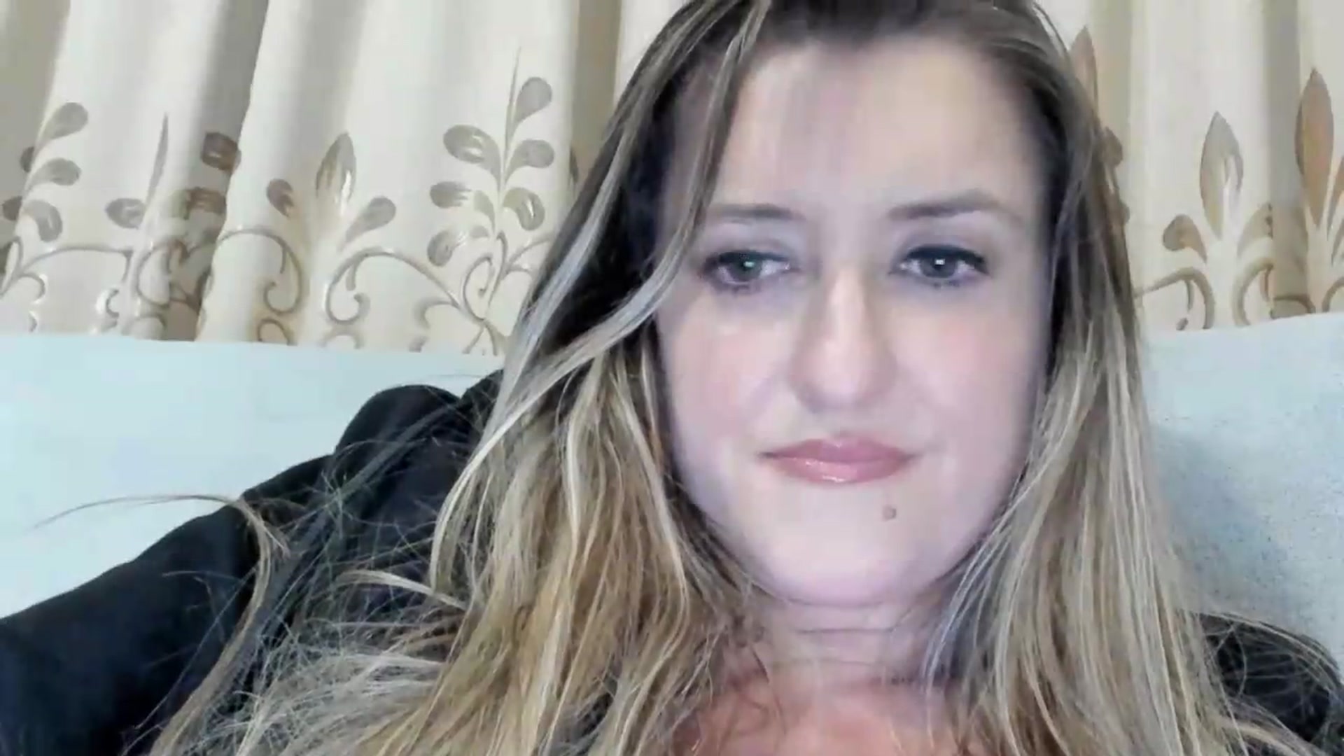 Gallery image thumbnail from BestDream's myfreecams stream on, 06/18/2026, 22:52 image 9 of 20