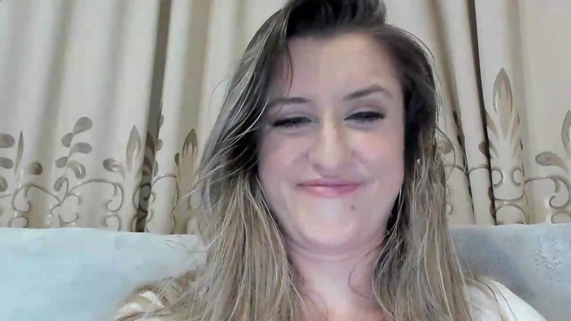 Gallery image thumbnail from BestDream's myfreecams stream on, 06/20/2026, 24:25 image 19 of 20
