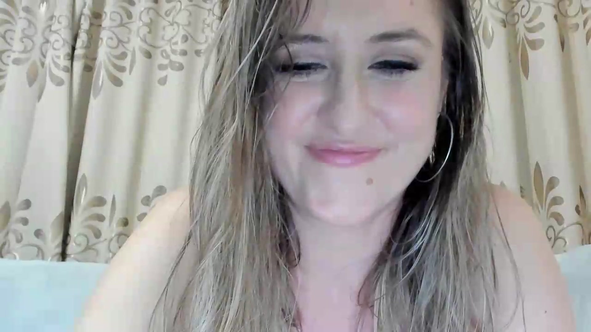 Gallery image thumbnail from BestDream's myfreecams stream on, 06/20/2026, 24:25 image 2 of 20