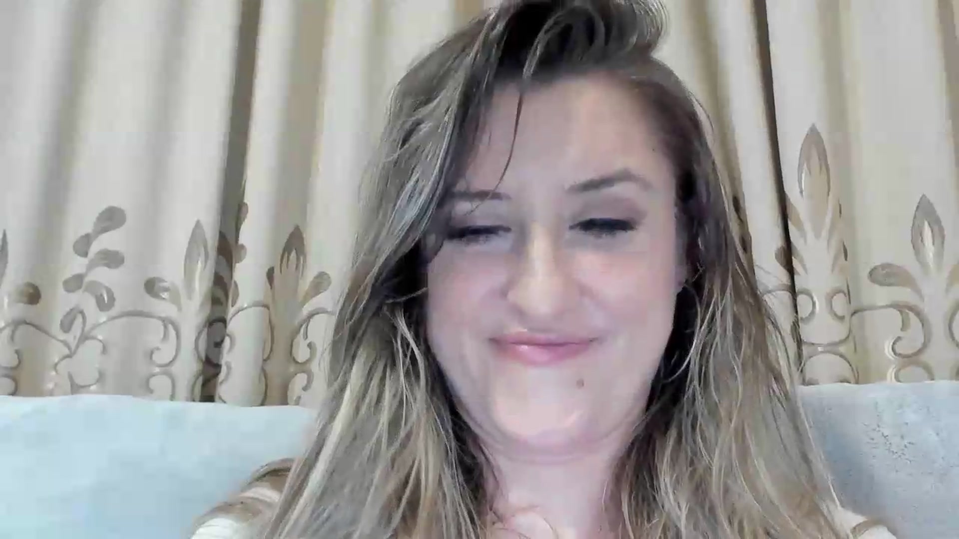 Gallery image thumbnail from BestDream's myfreecams stream on, 06/20/2026, 24:25 image 17 of 20