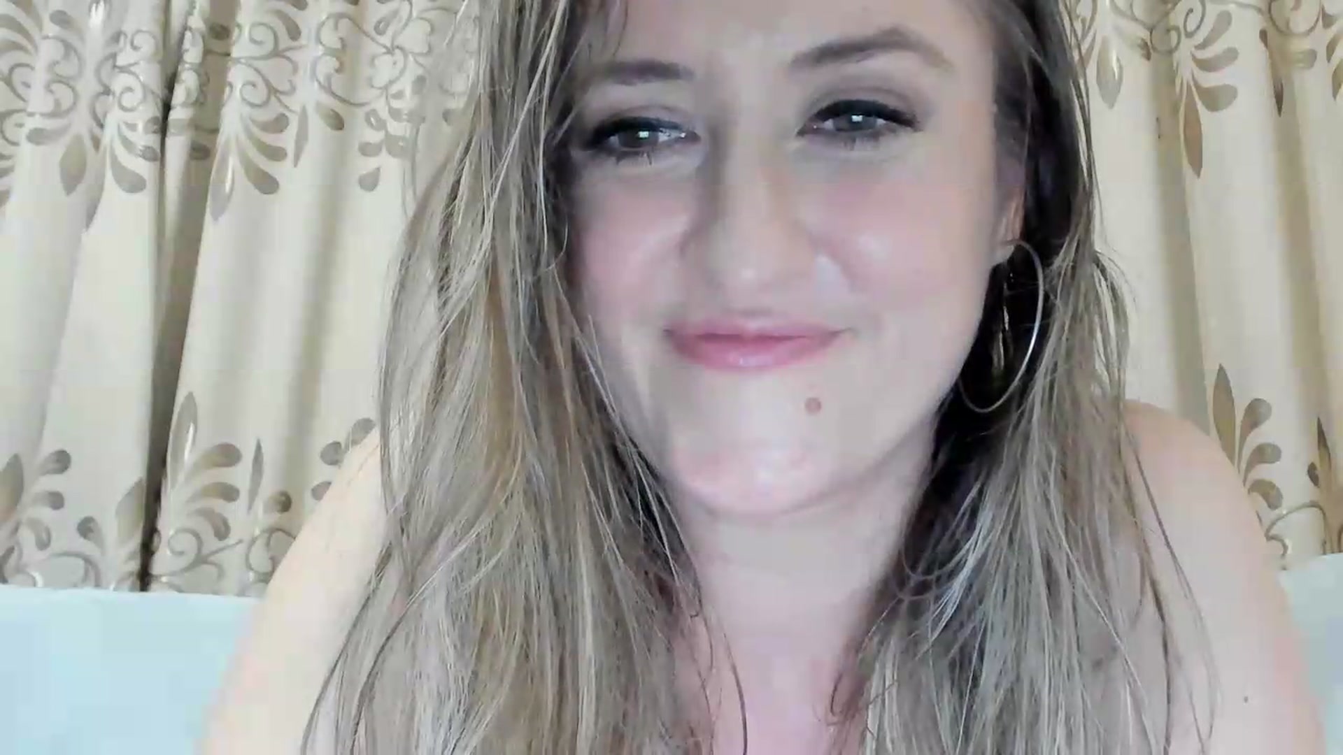 Gallery image thumbnail from BestDream's myfreecams stream on, 06/20/2026, 24:25 image 4 of 20