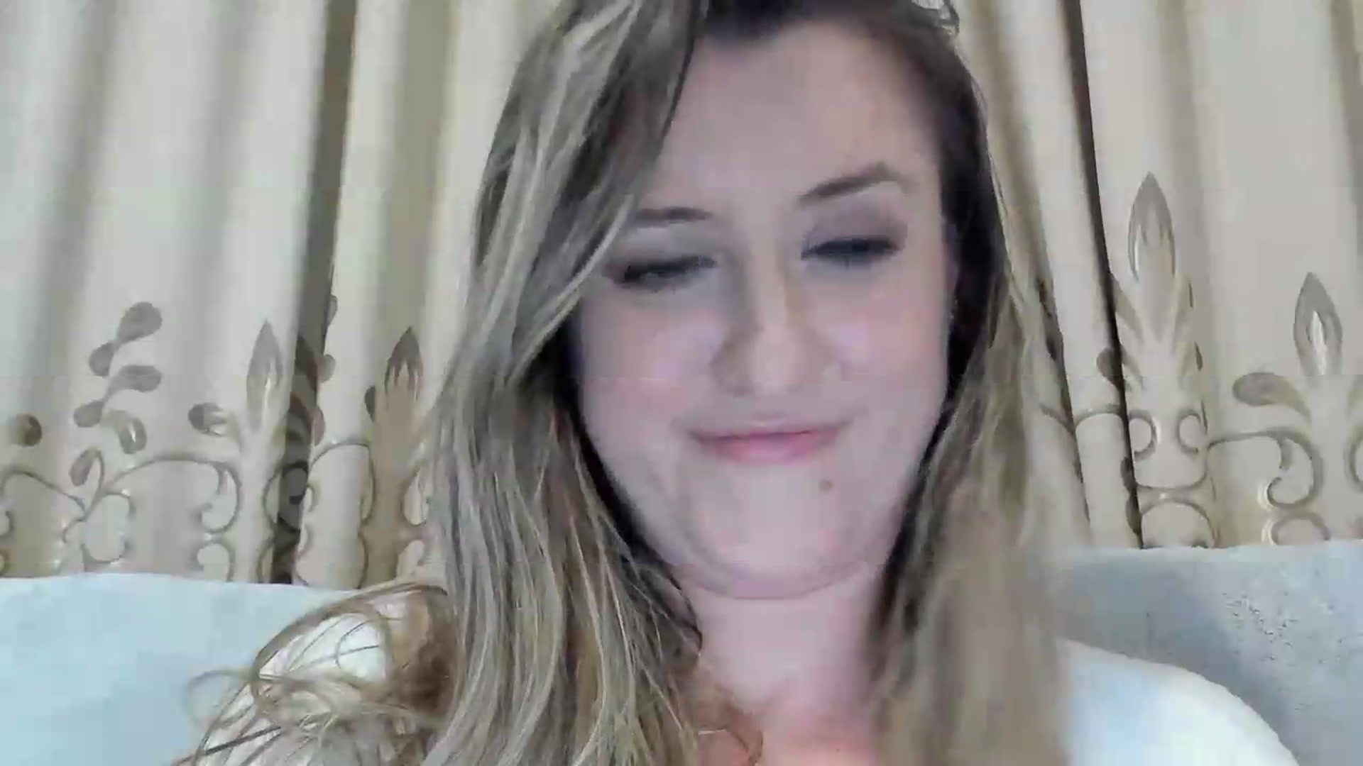 Gallery image thumbnail from BestDream's myfreecams stream on, 06/20/2026, 24:25 image 8 of 20