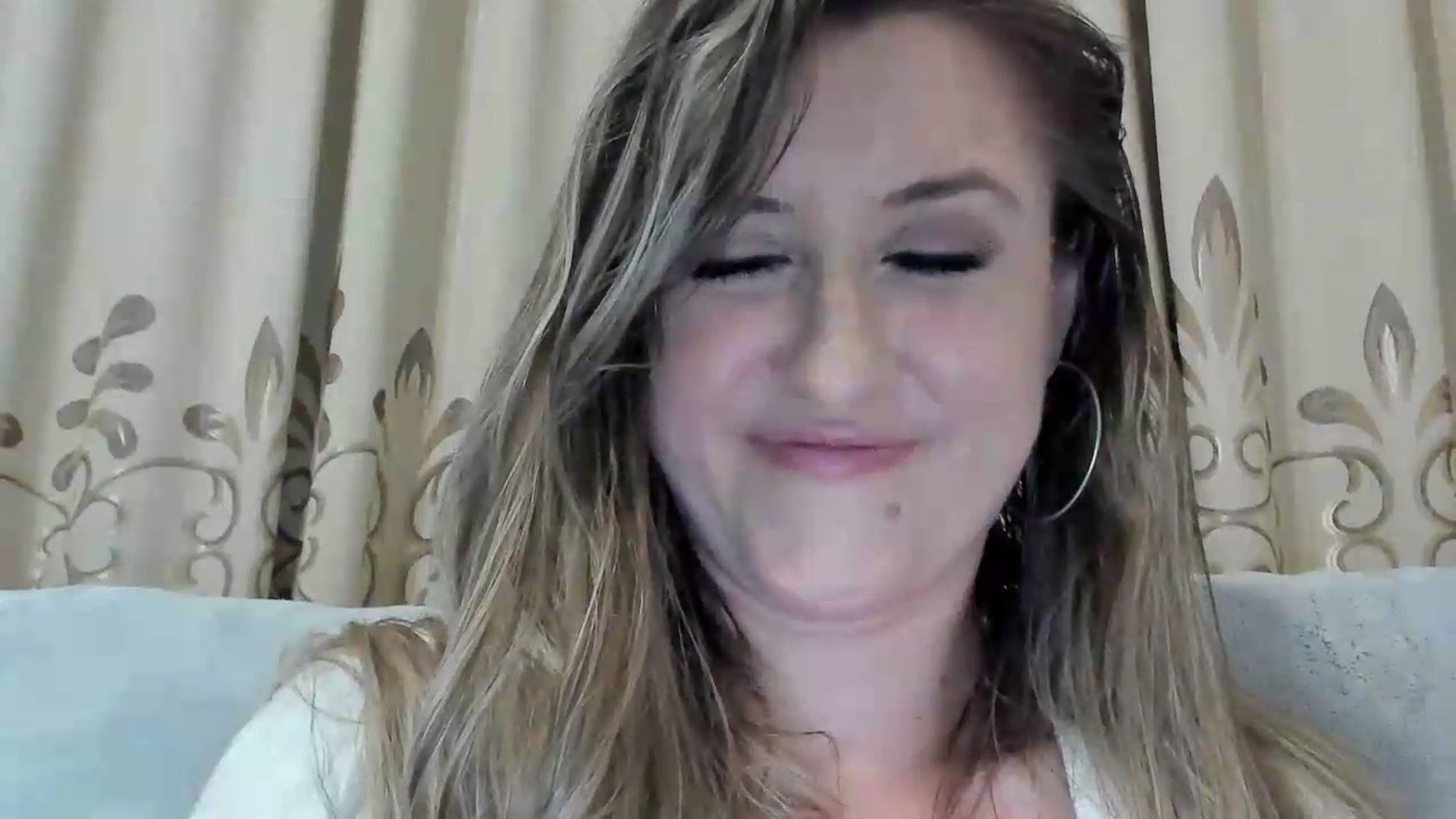 Gallery image thumbnail from BestDream's myfreecams stream on, 06/20/2026, 24:25 image 10 of 20