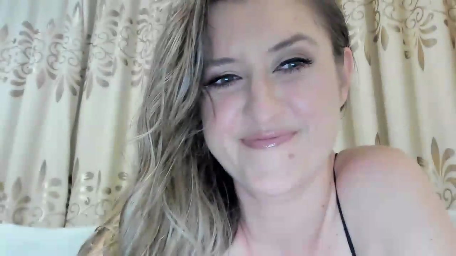 Gallery image thumbnail from BestDream's myfreecams stream on, 06/20/2026, 21:46 image 14 of 20