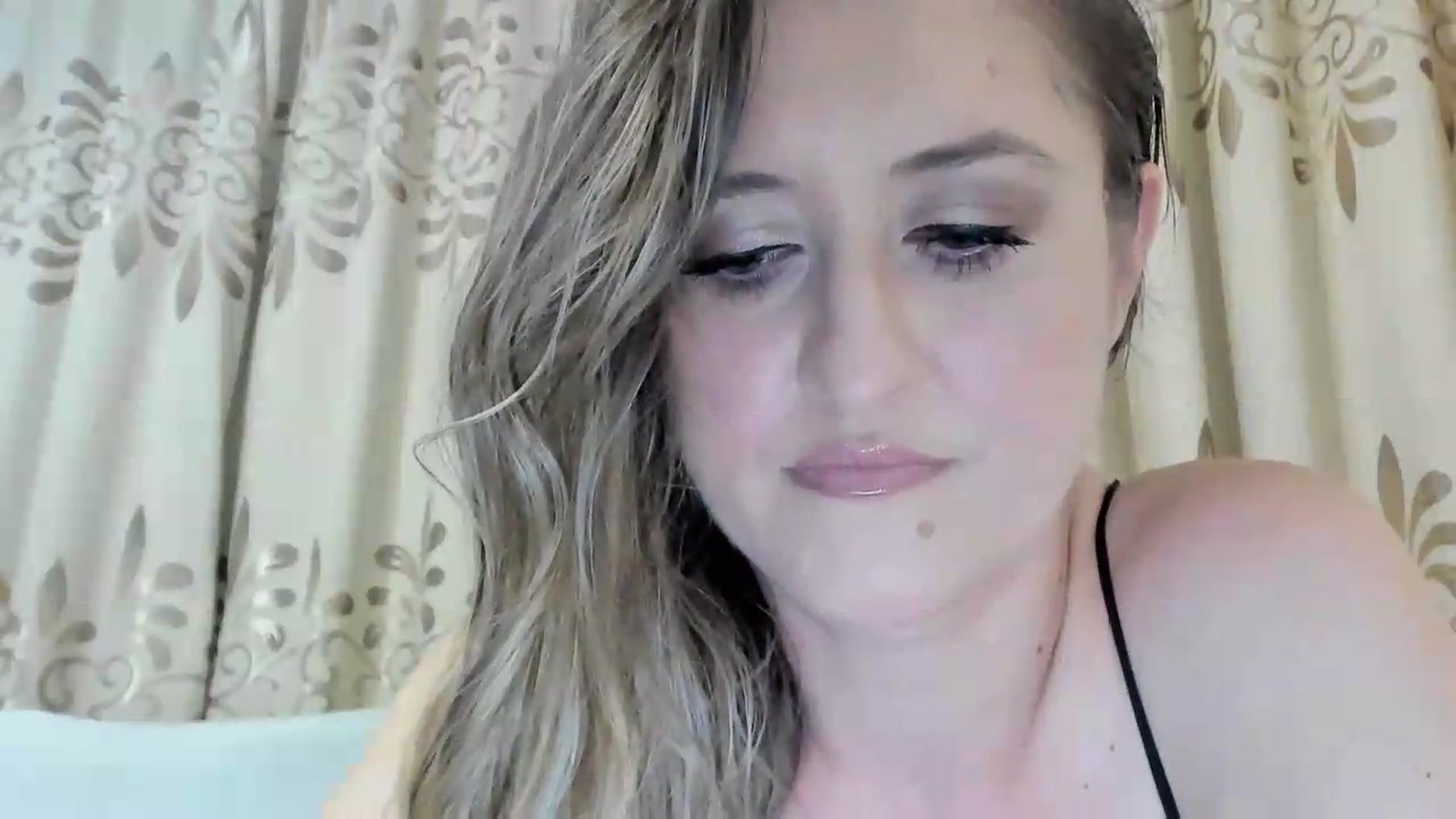 Gallery image thumbnail from BestDream's myfreecams stream on, 06/20/2026, 21:46 image 20 of 20
