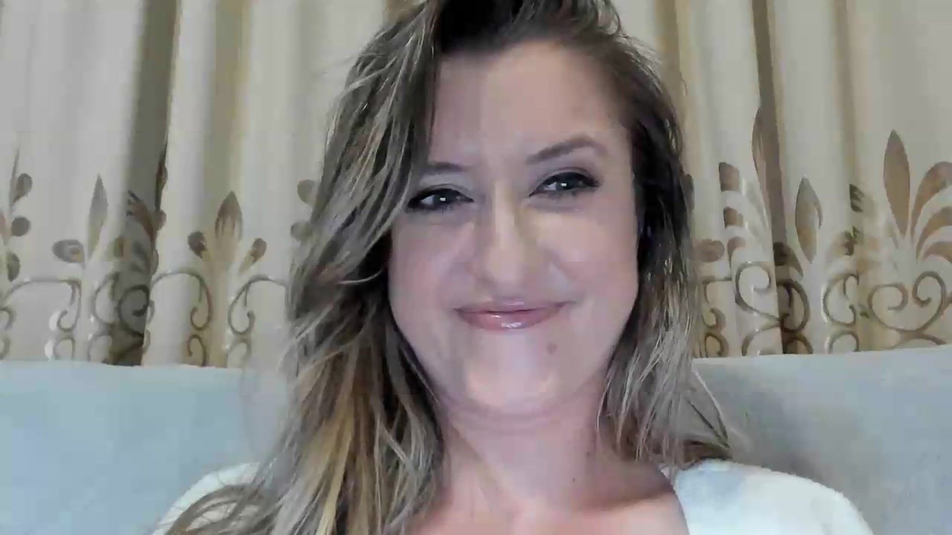 Gallery image thumbnail from BestDream's myfreecams stream on, 06/21/2026, 24:03 image 15 of 20