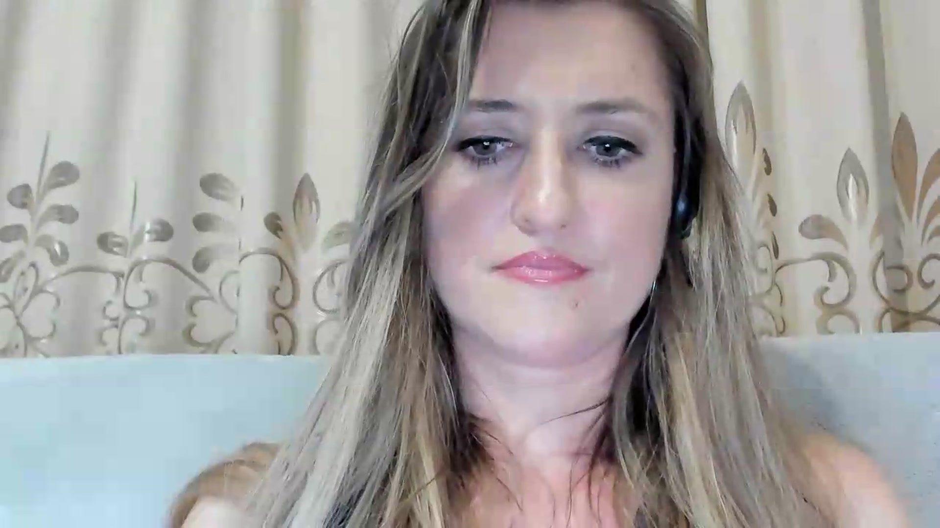 Gallery image thumbnail from BestDream's myfreecams stream on, 06/23/2026, 22:21 image 3 of 20