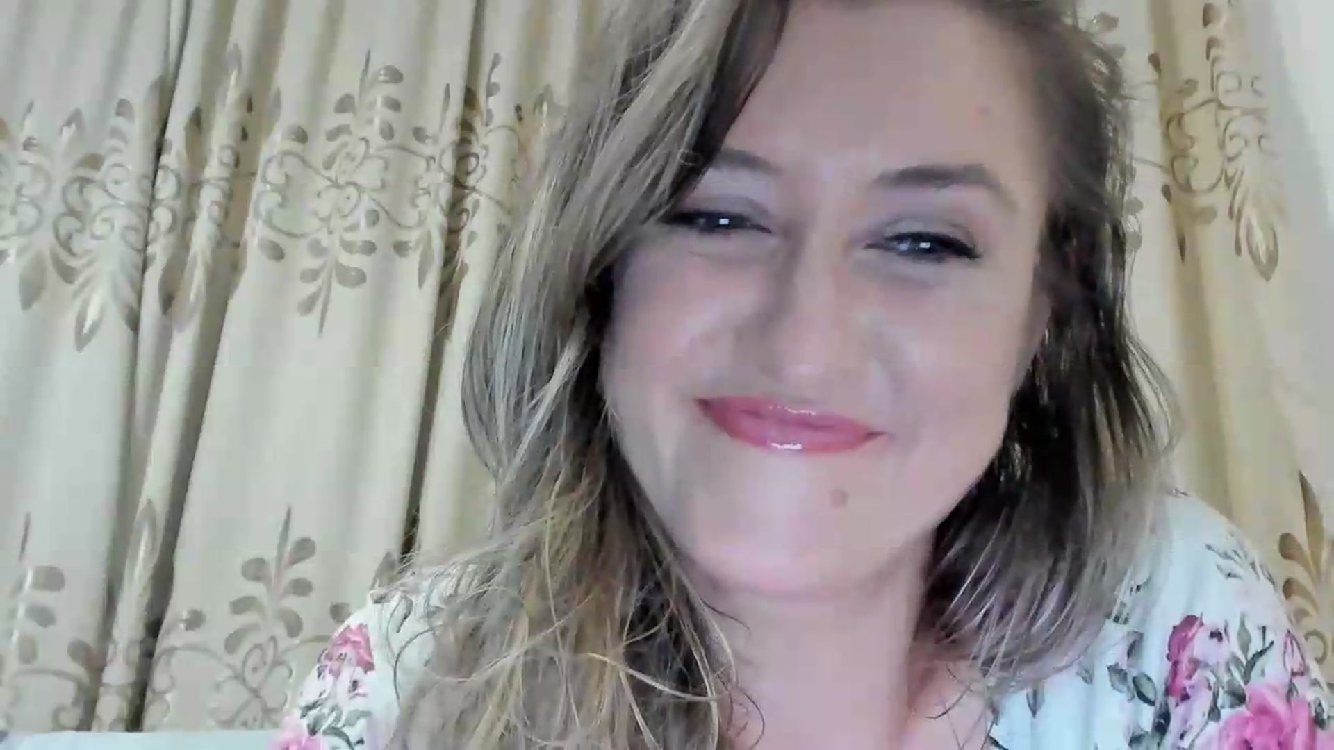 Gallery image thumbnail from BestDream's myfreecams stream on, 06/25/2026, 21:32 image 14 of 20