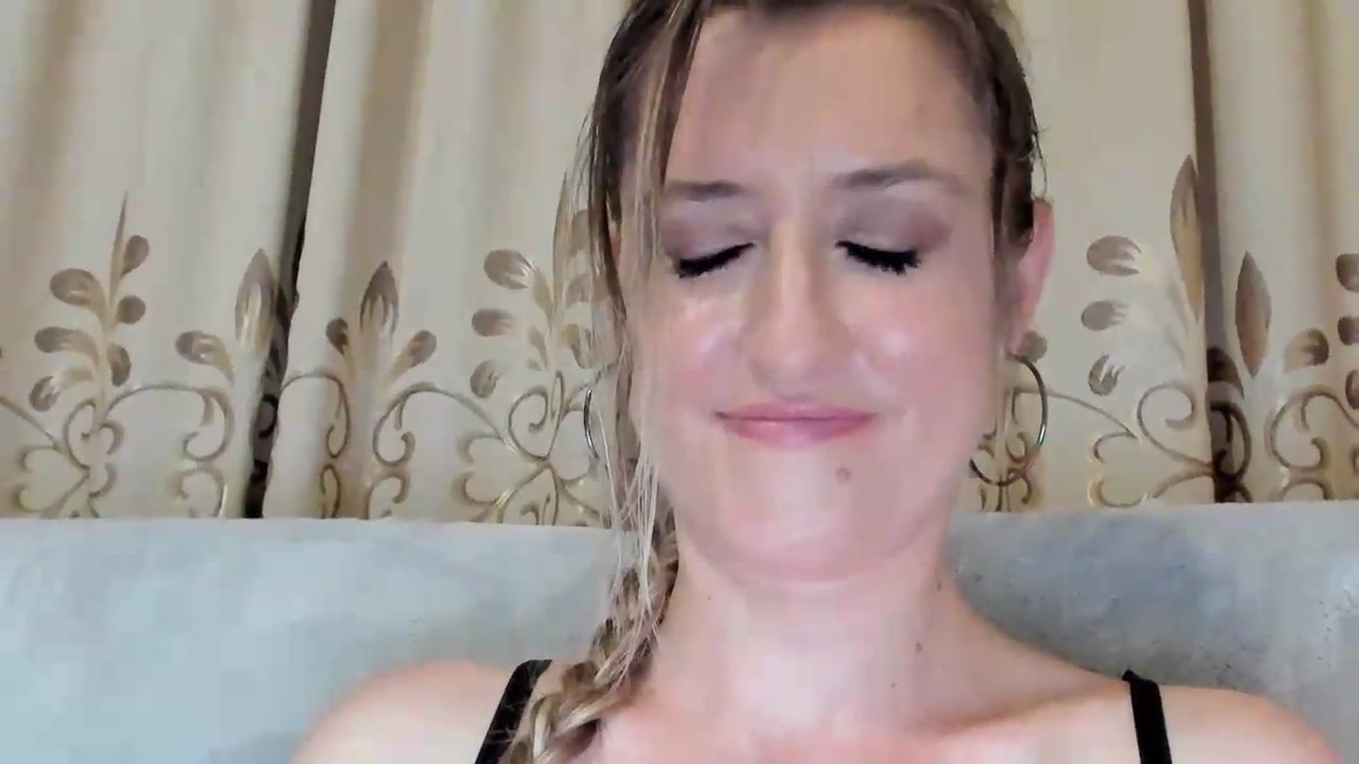 Gallery image thumbnail from BestDream's myfreecams stream on, 06/26/2026, 23:29 image 18 of 20