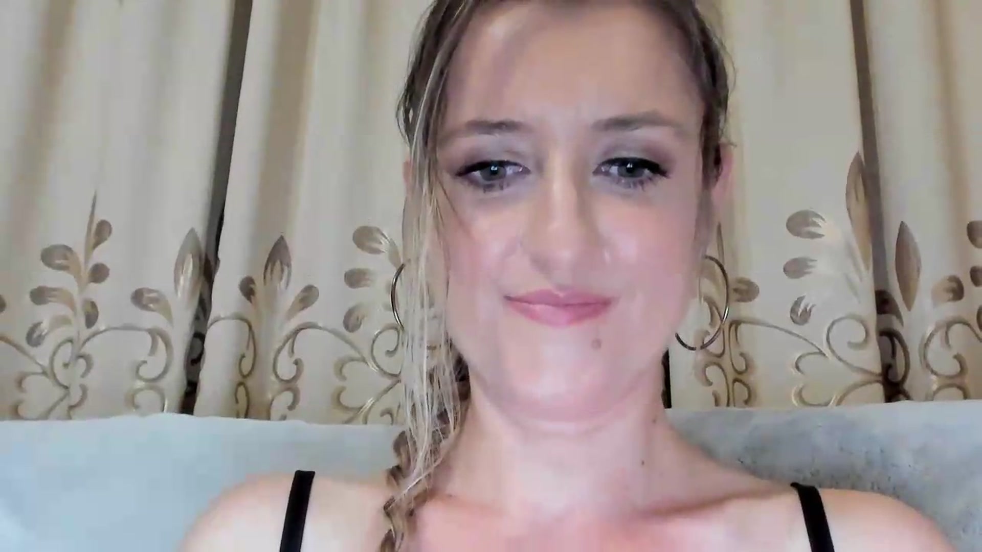 Gallery image thumbnail from BestDream's myfreecams stream on, 06/27/2026, 24:00 image 17 of 20