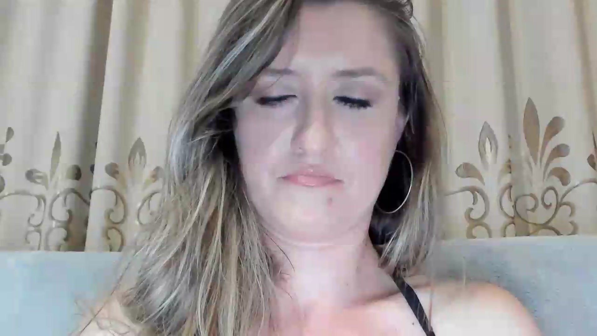 Gallery image thumbnail from BestDream's myfreecams stream on, 06/28/2026, 22:24 image 13 of 20