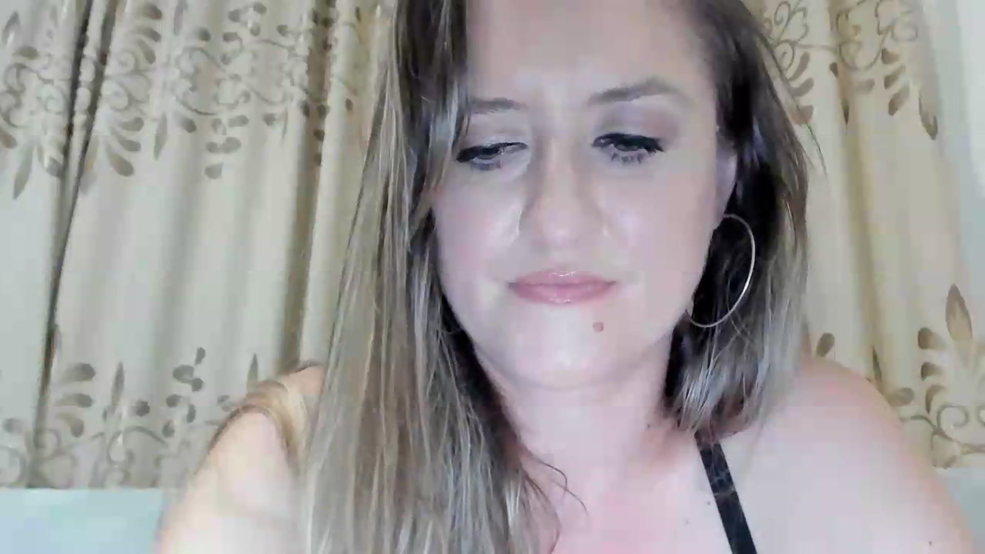 Gallery image thumbnail from BestDream's myfreecams stream on, 06/28/2026, 23:23 image 17 of 20