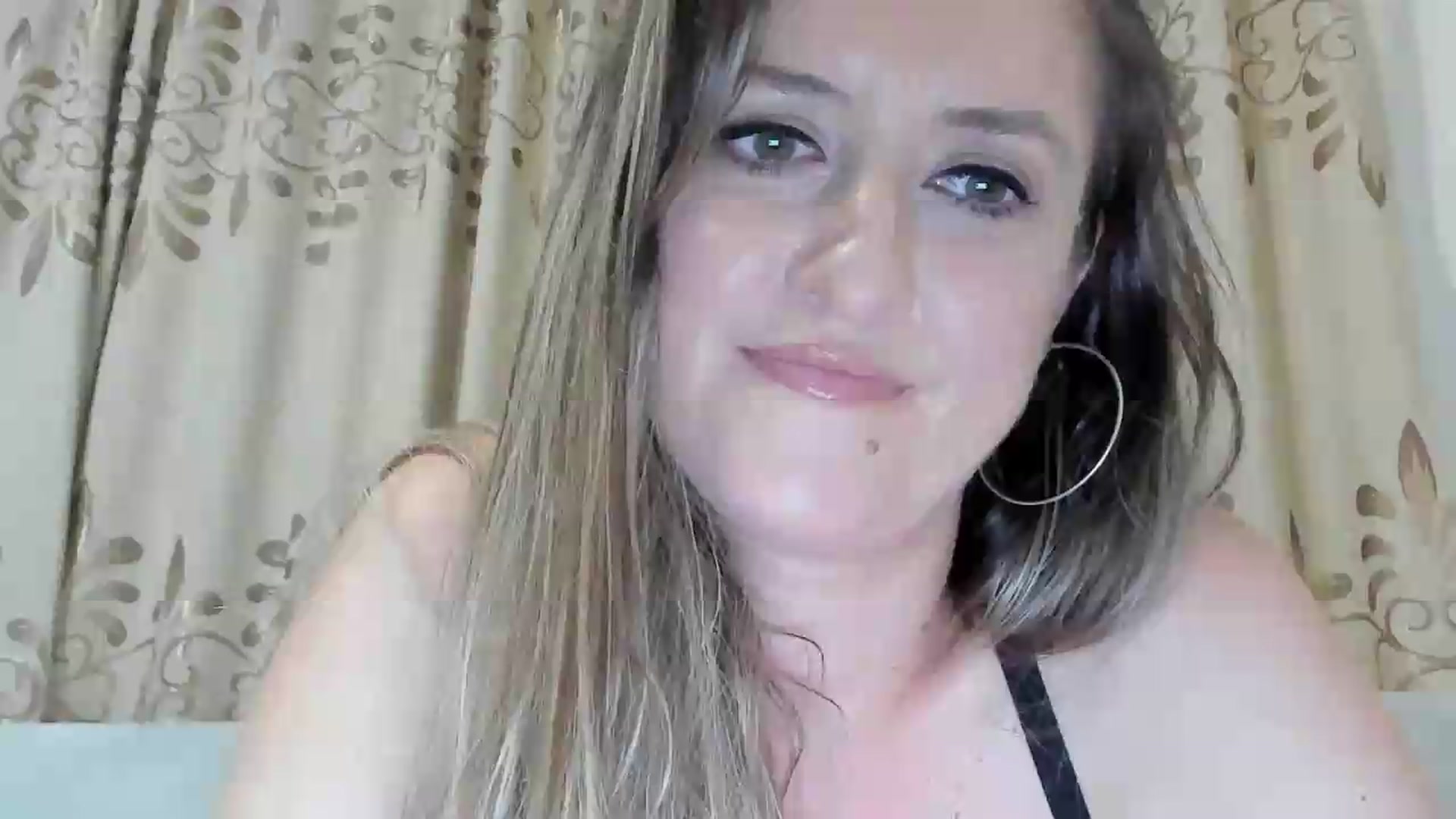 Gallery image thumbnail from BestDream's myfreecams stream on, 06/28/2026, 23:23 image 13 of 20