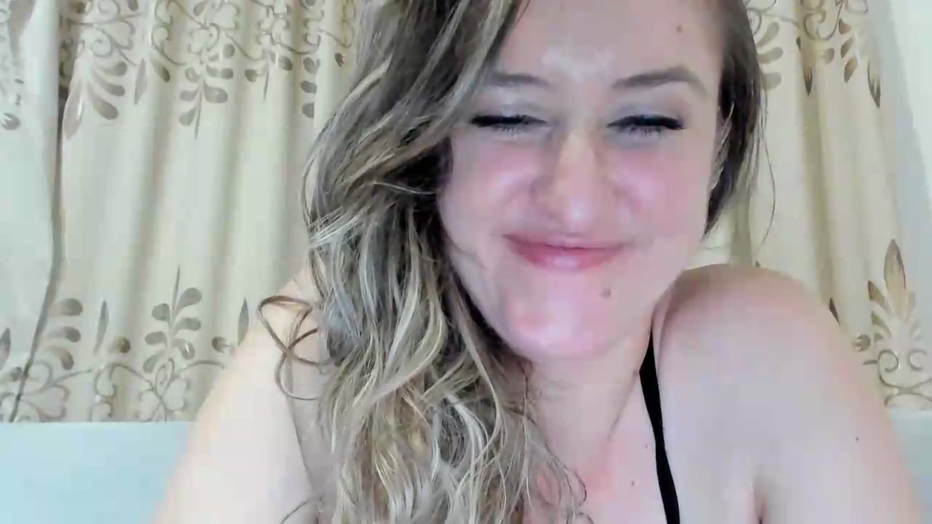 Gallery image thumbnail from BestDream's myfreecams stream on, 07/01/2026, 21:14 image 4 of 20